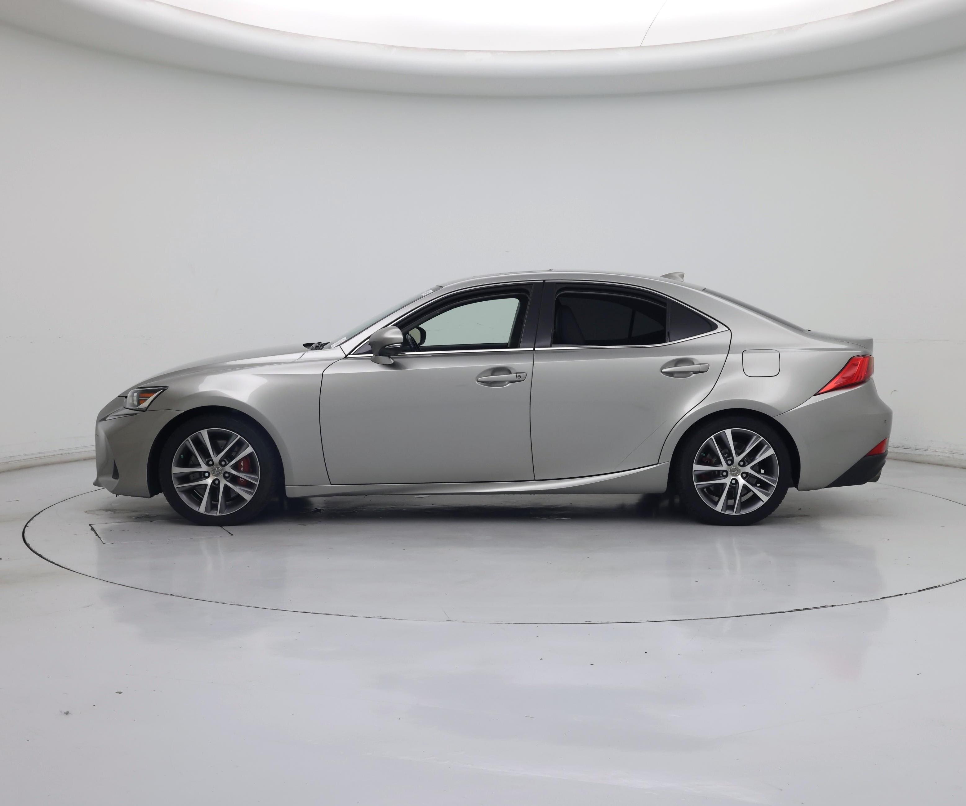 Thumbnail: 2020 Lexus IS - 3