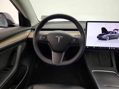 Steering Wheel & Instrument Cluster (On)