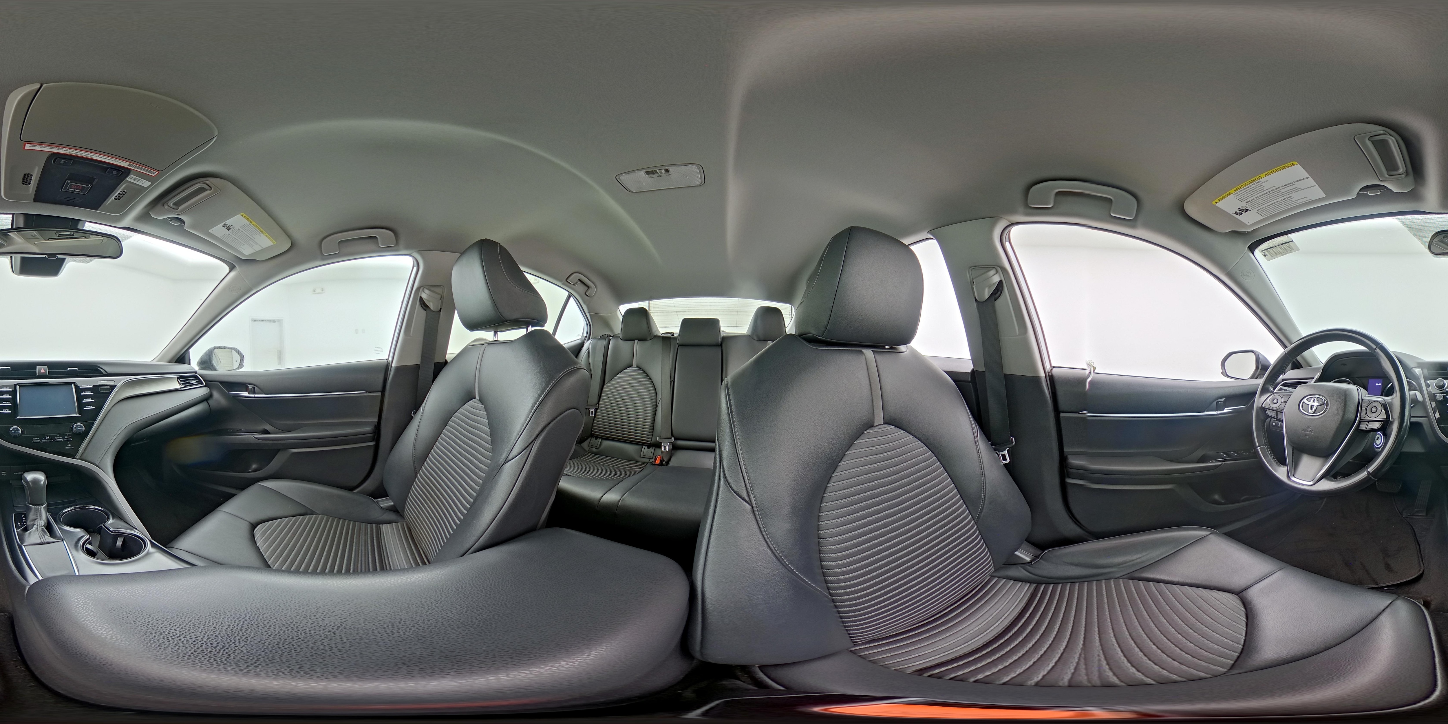2019 Toyota Camry SE - Photo 24