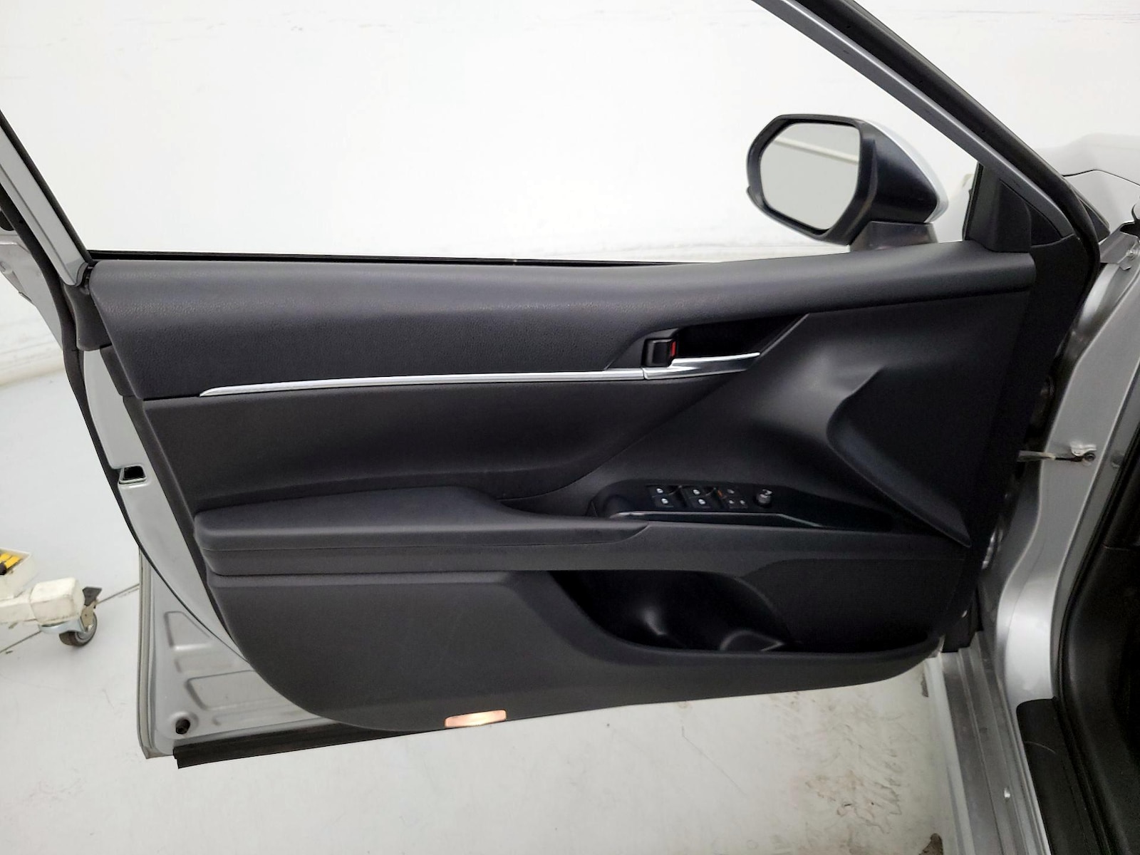 2019 Toyota Camry SE - Photo 13