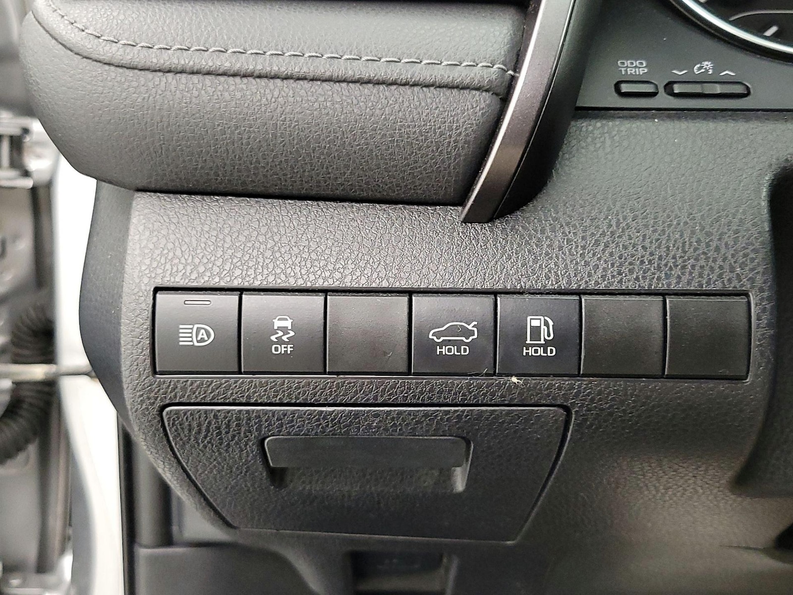 2019 Toyota Camry SE - Photo 14