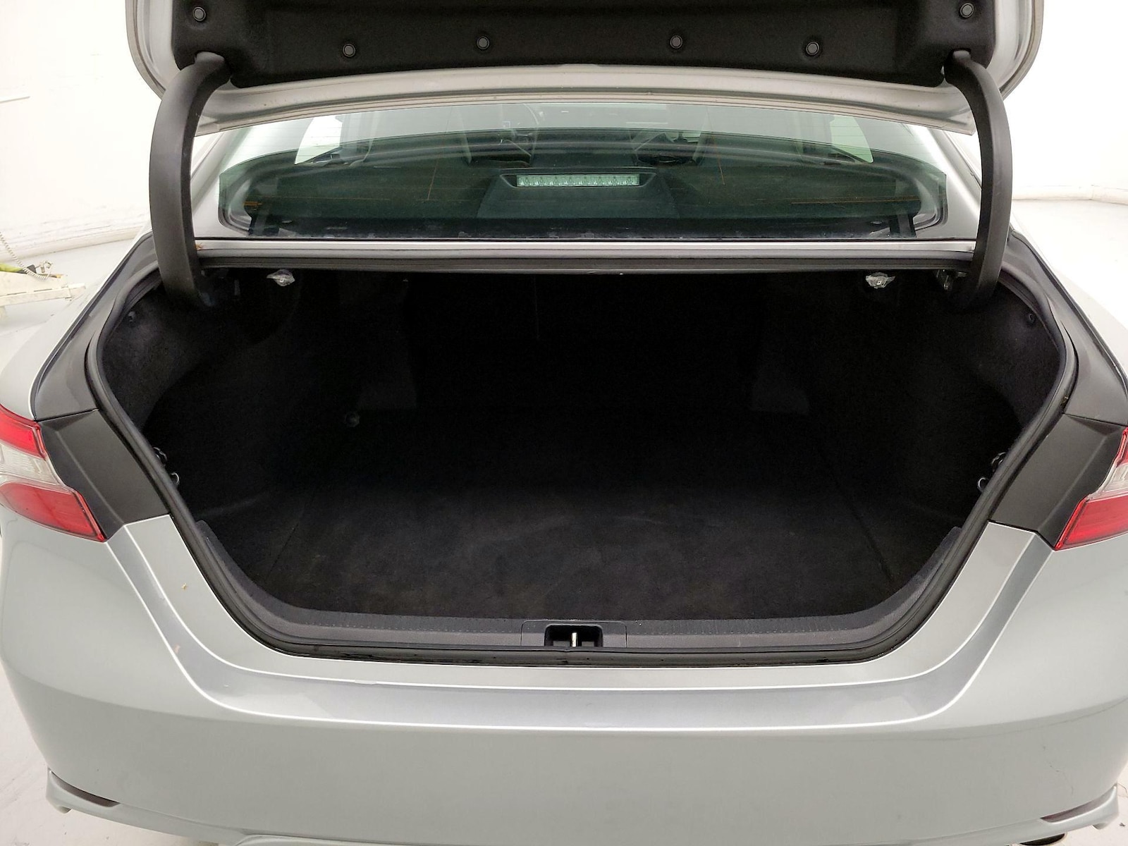2019 Toyota Camry SE - Photo 21