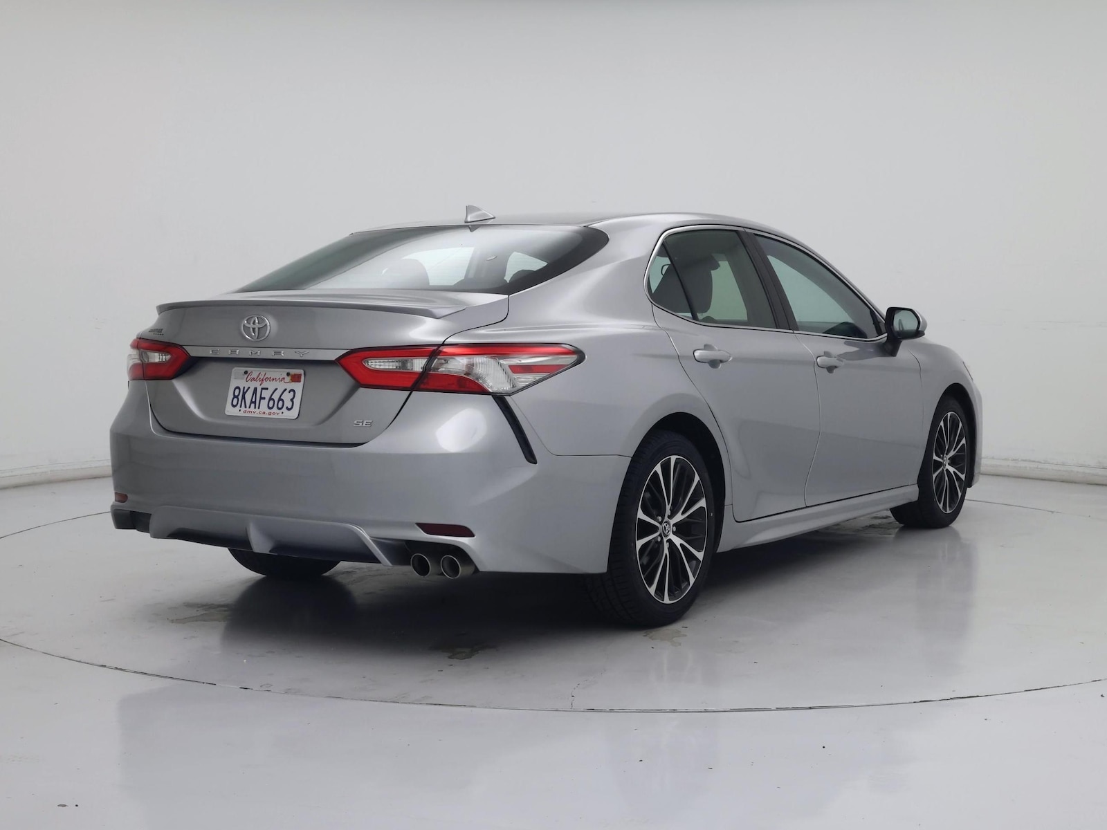 2019 Toyota Camry SE - Photo 9