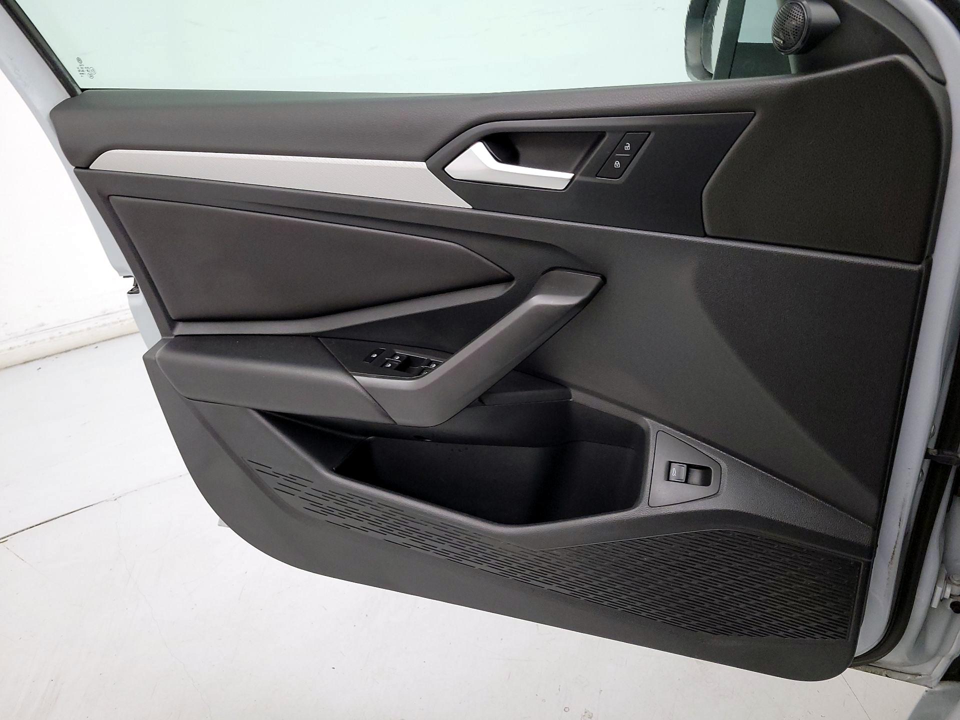 Thumbnail: 2019 Volkswagen Jetta - 12