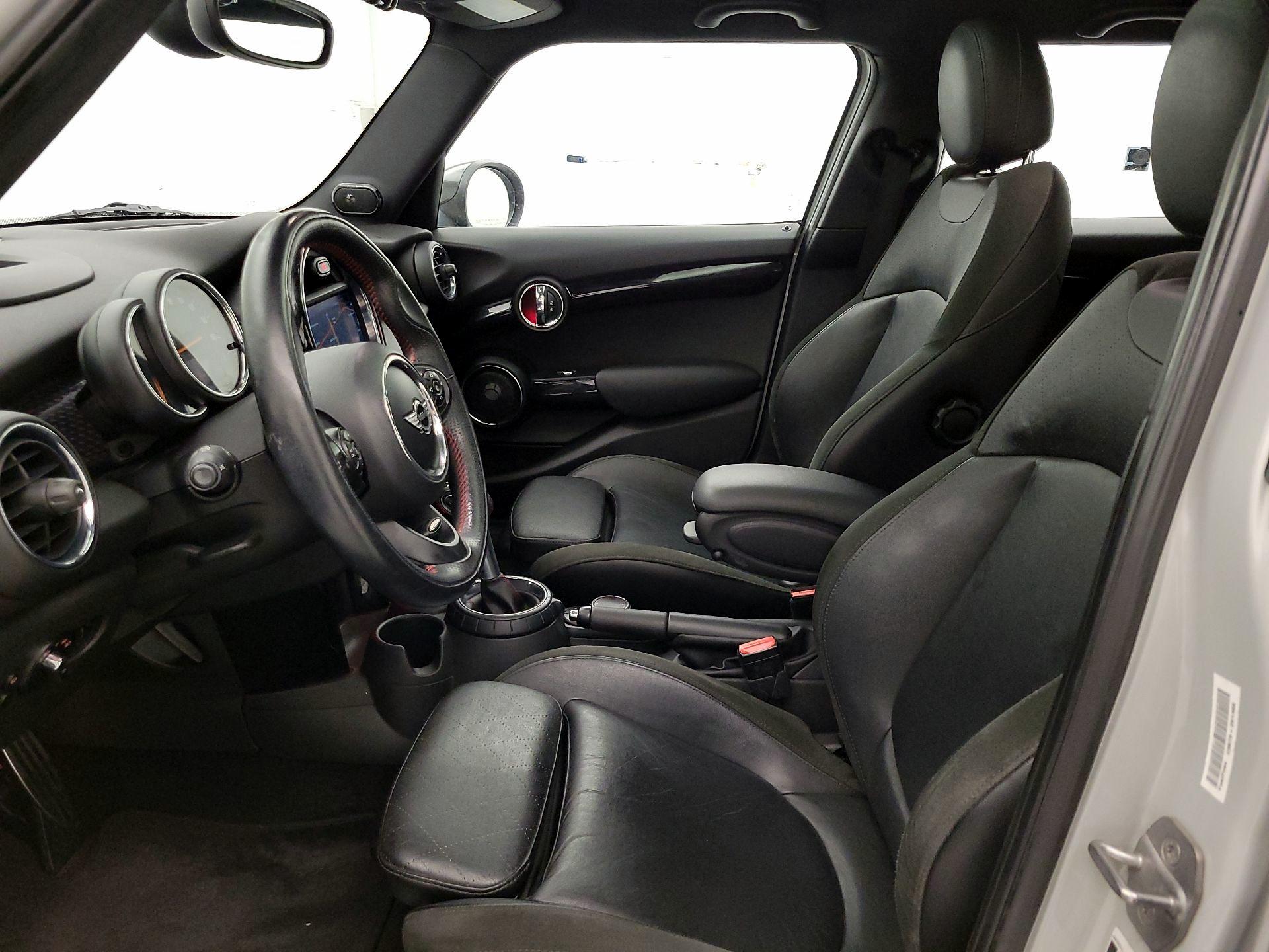 Thumbnail: 2016 MINI Cooper Hardtop - 11