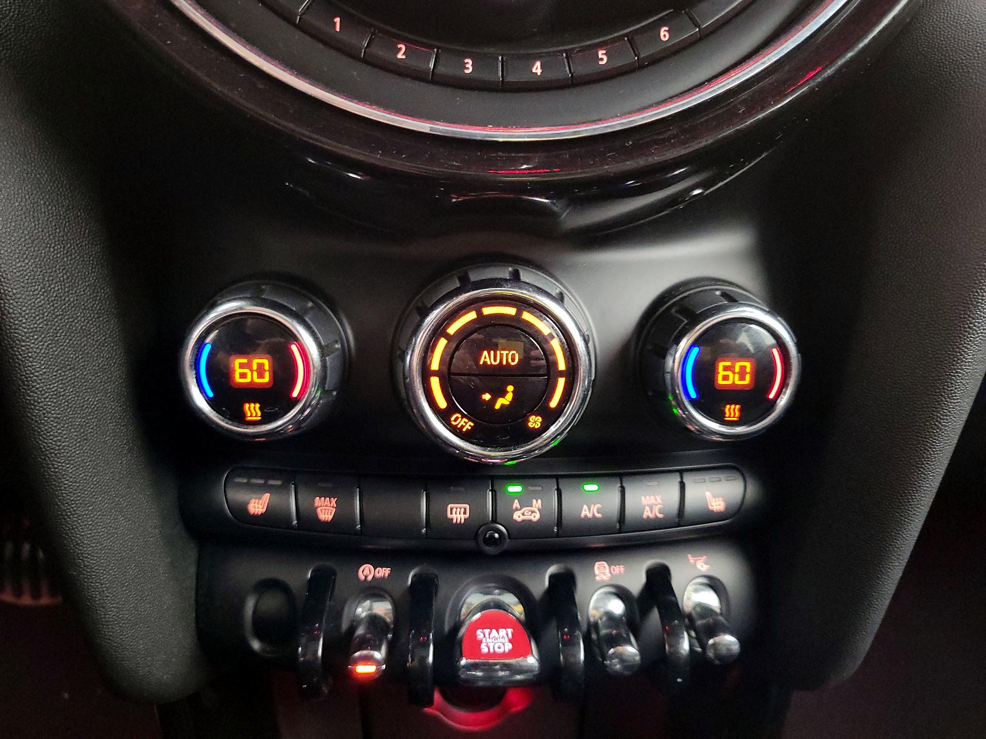 Thumbnail: 2016 MINI Cooper Hardtop - 17