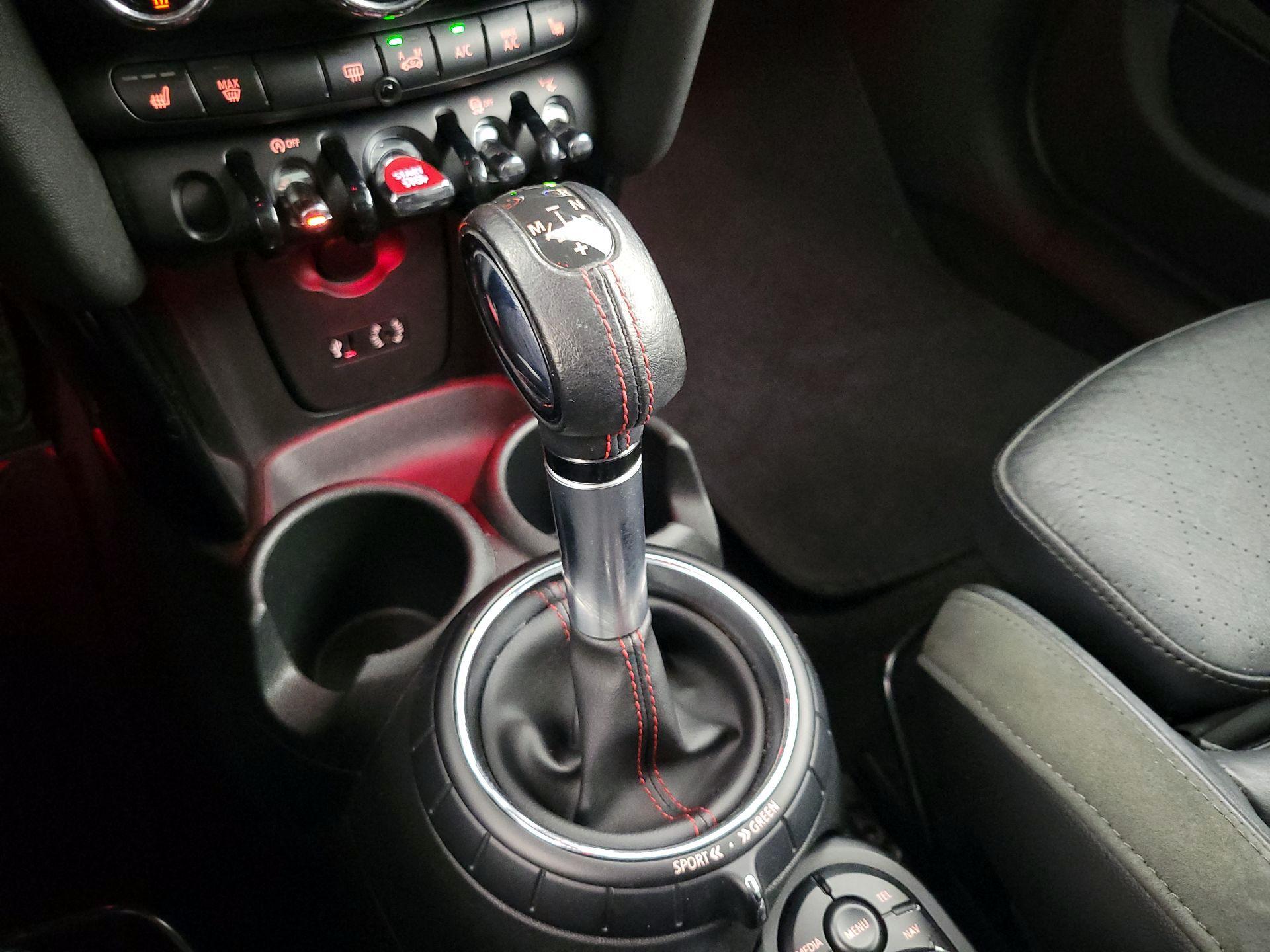 Thumbnail: 2016 MINI Cooper Hardtop - 18