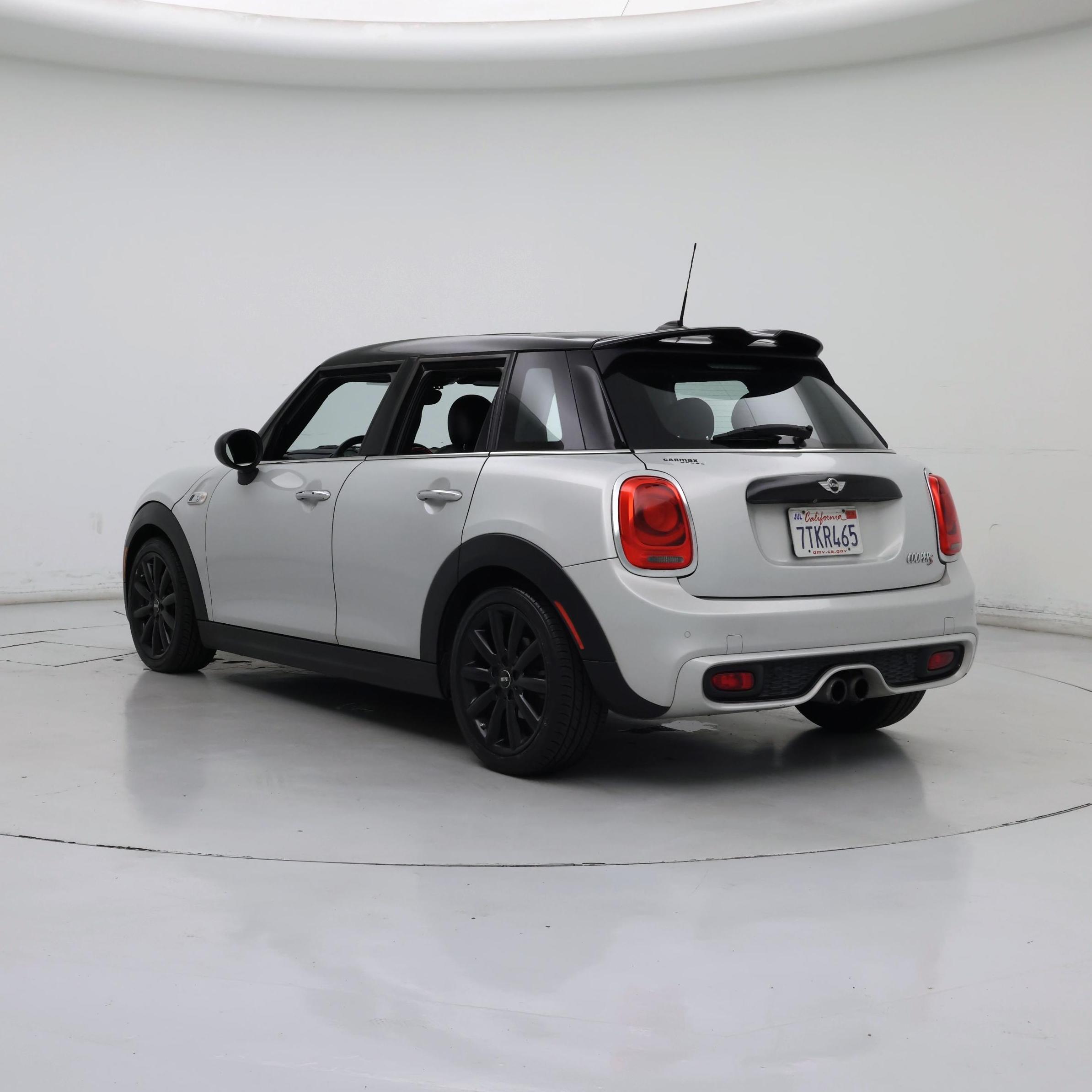 Thumbnail: 2016 MINI Cooper Hardtop - 2