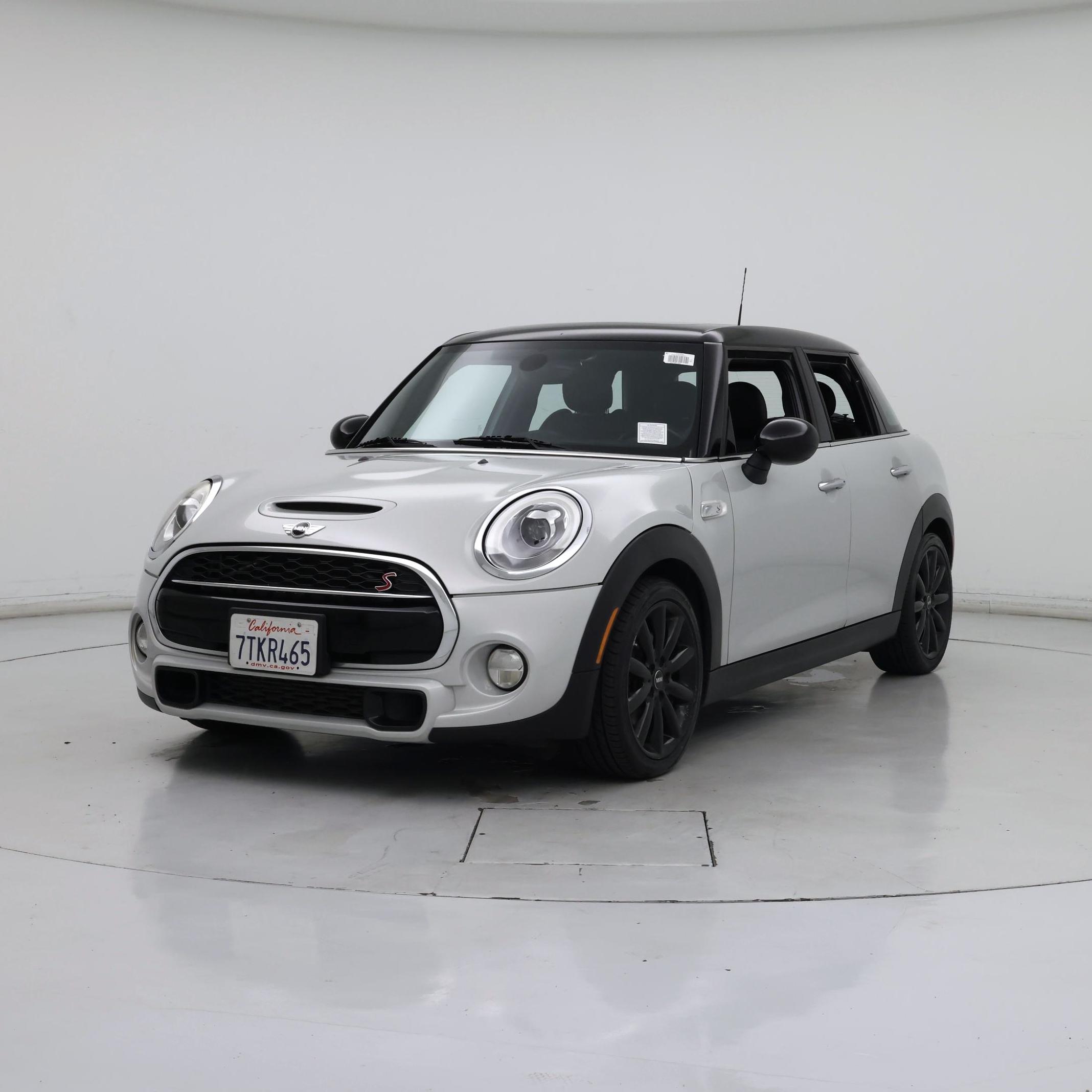 Thumbnail: 2016 MINI Cooper Hardtop - 4