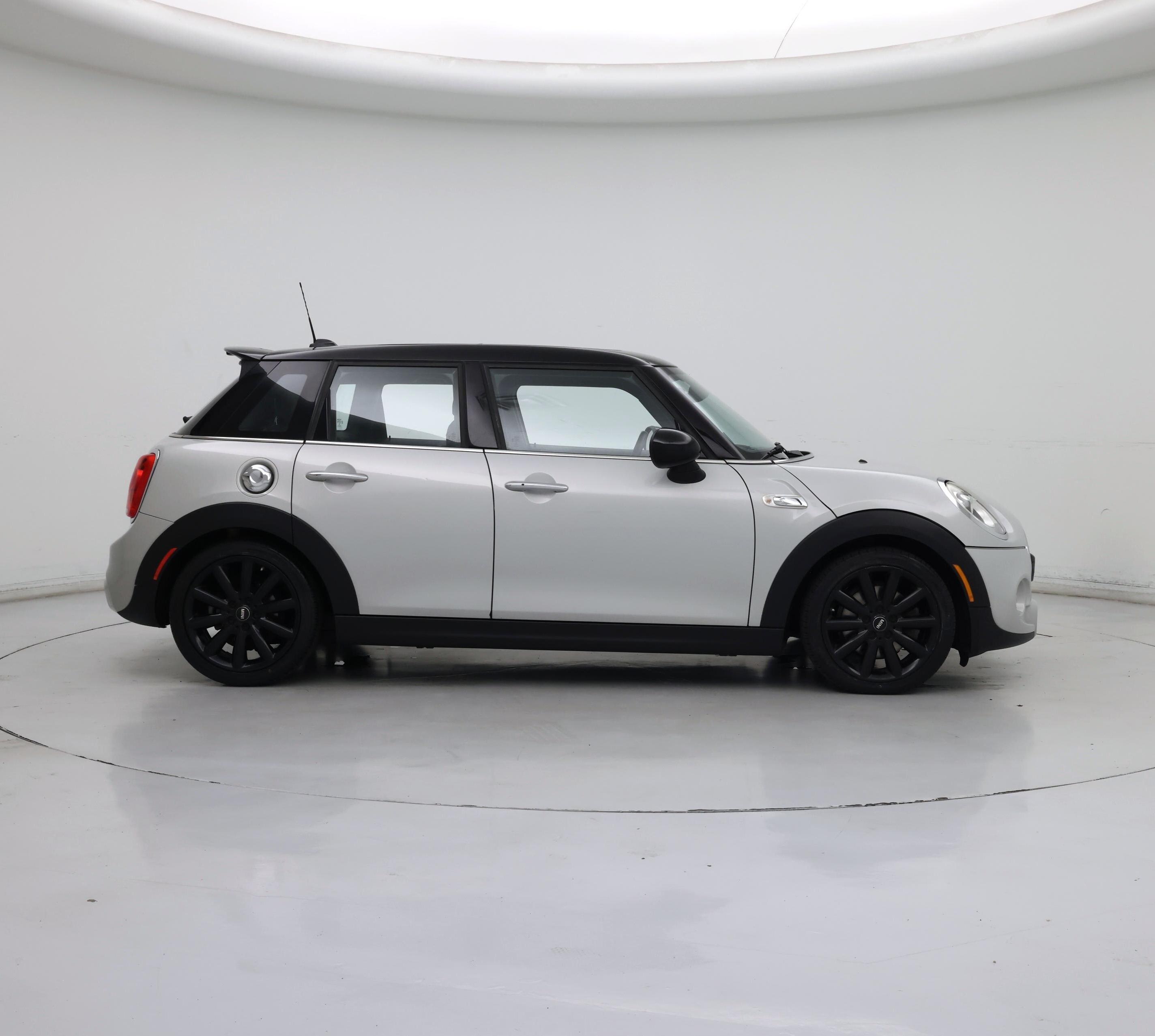Thumbnail: 2016 MINI Cooper Hardtop - 7