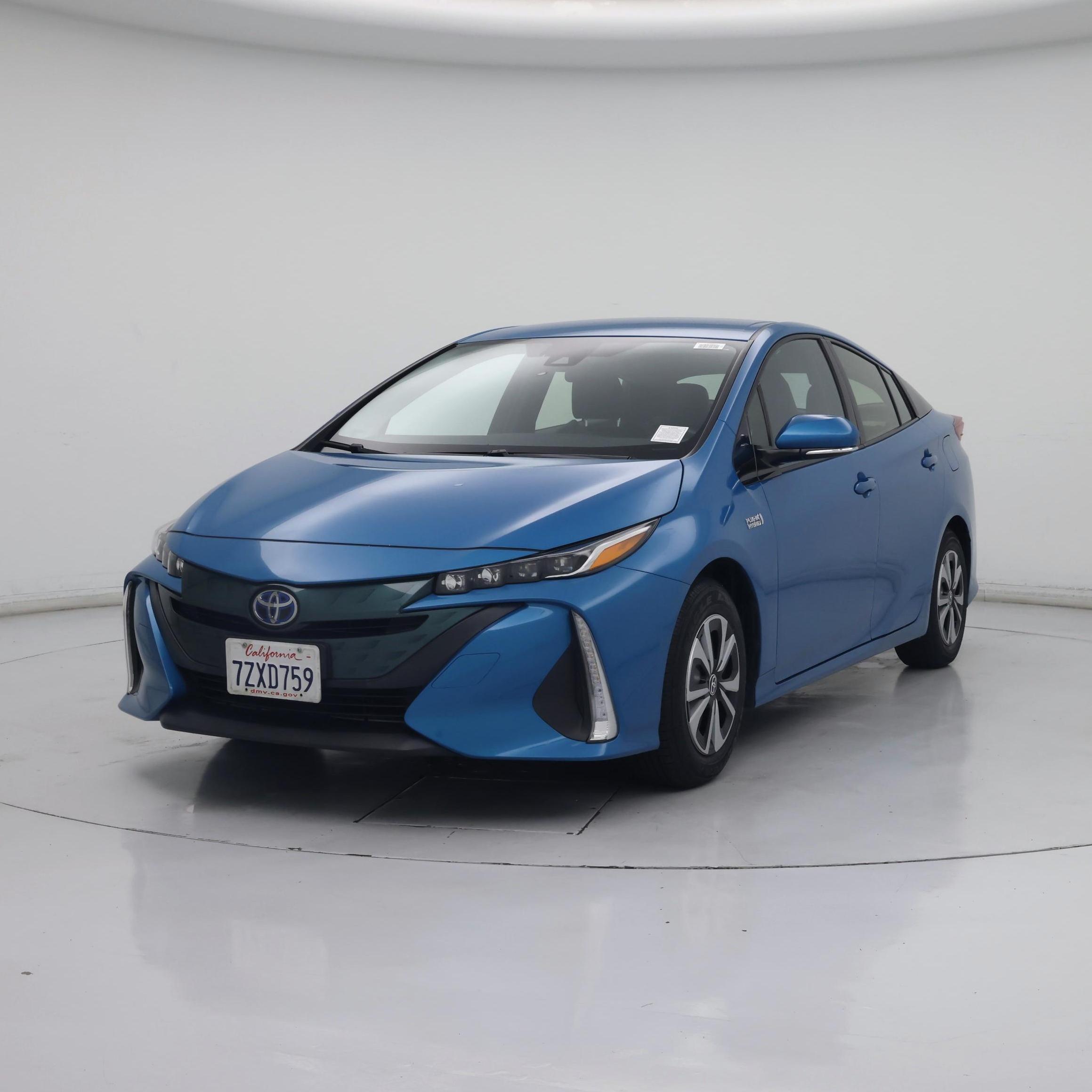 Thumbnail: 2017 Toyota Prius Prime - 4