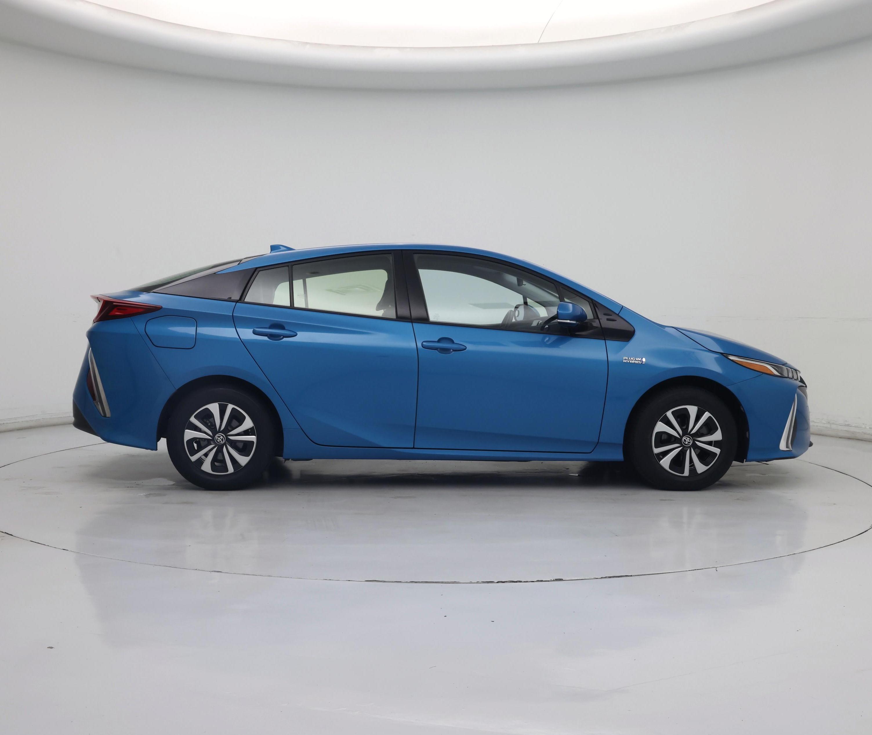 Thumbnail: 2017 Toyota Prius Prime - 7