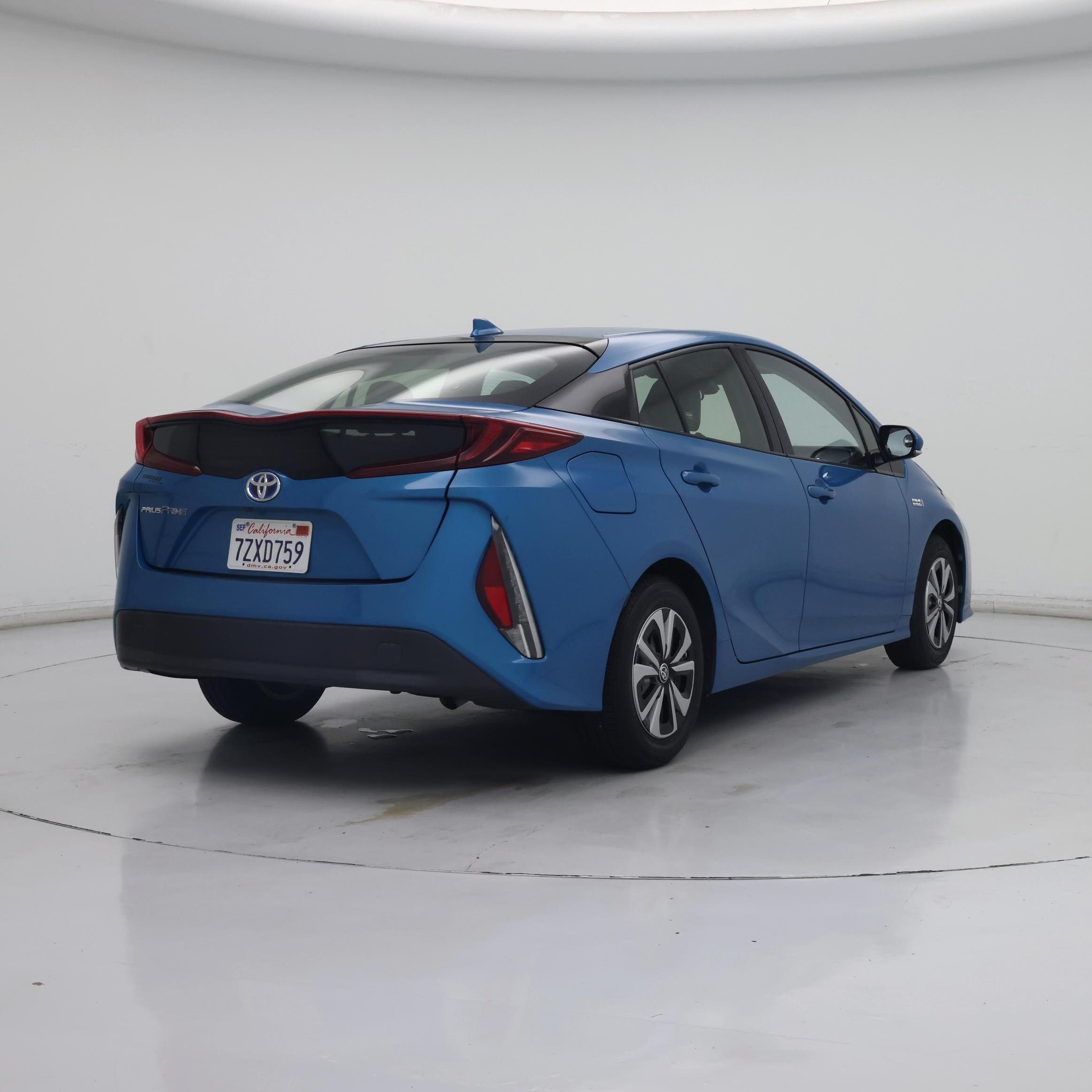 Thumbnail: 2017 Toyota Prius Prime - 8