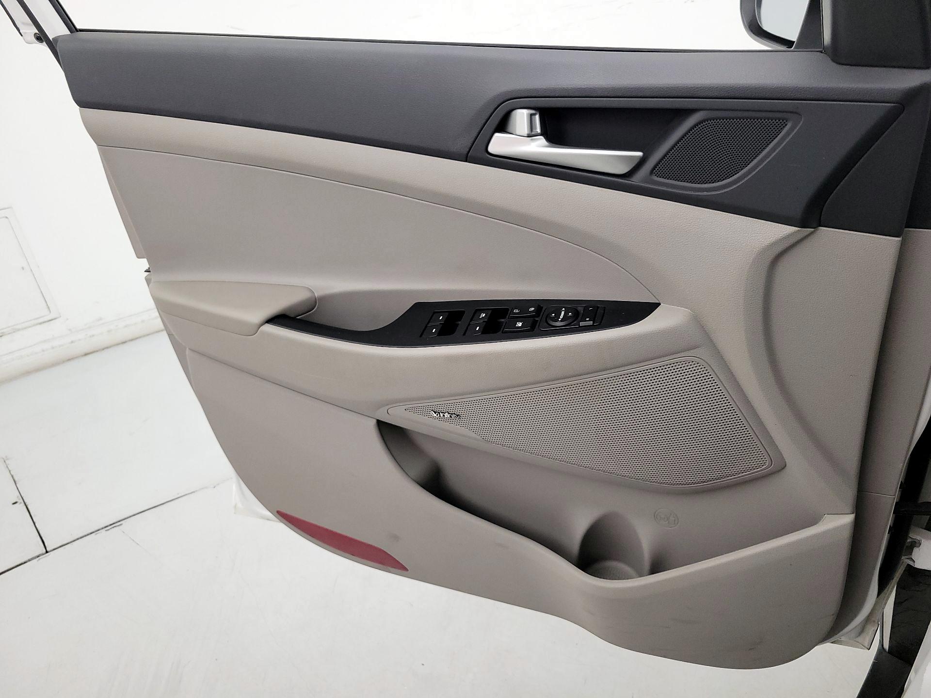 Thumbnail: 2020 Hyundai Tucson - 12