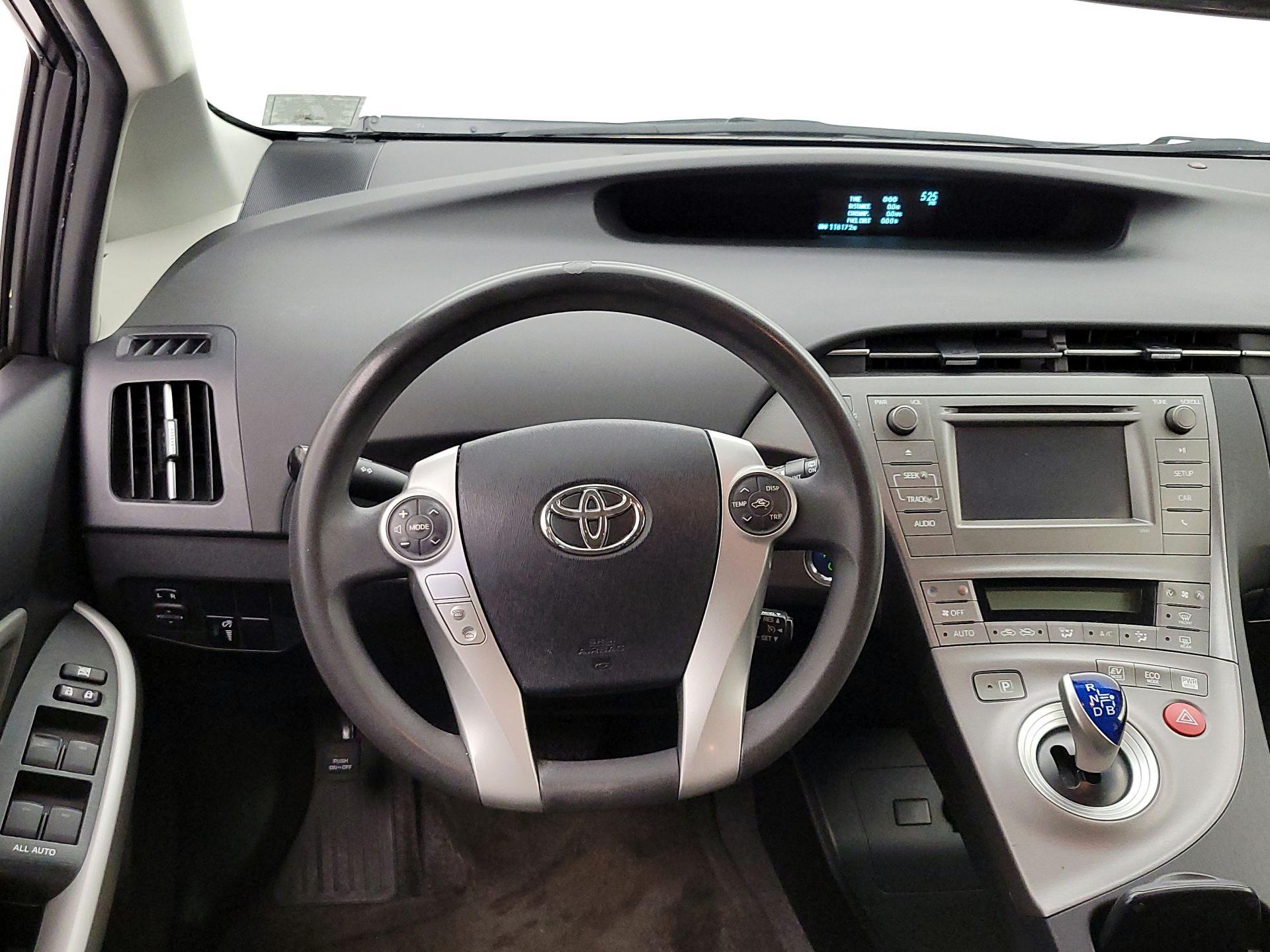 Thumbnail: 2014 Toyota Prius - 10