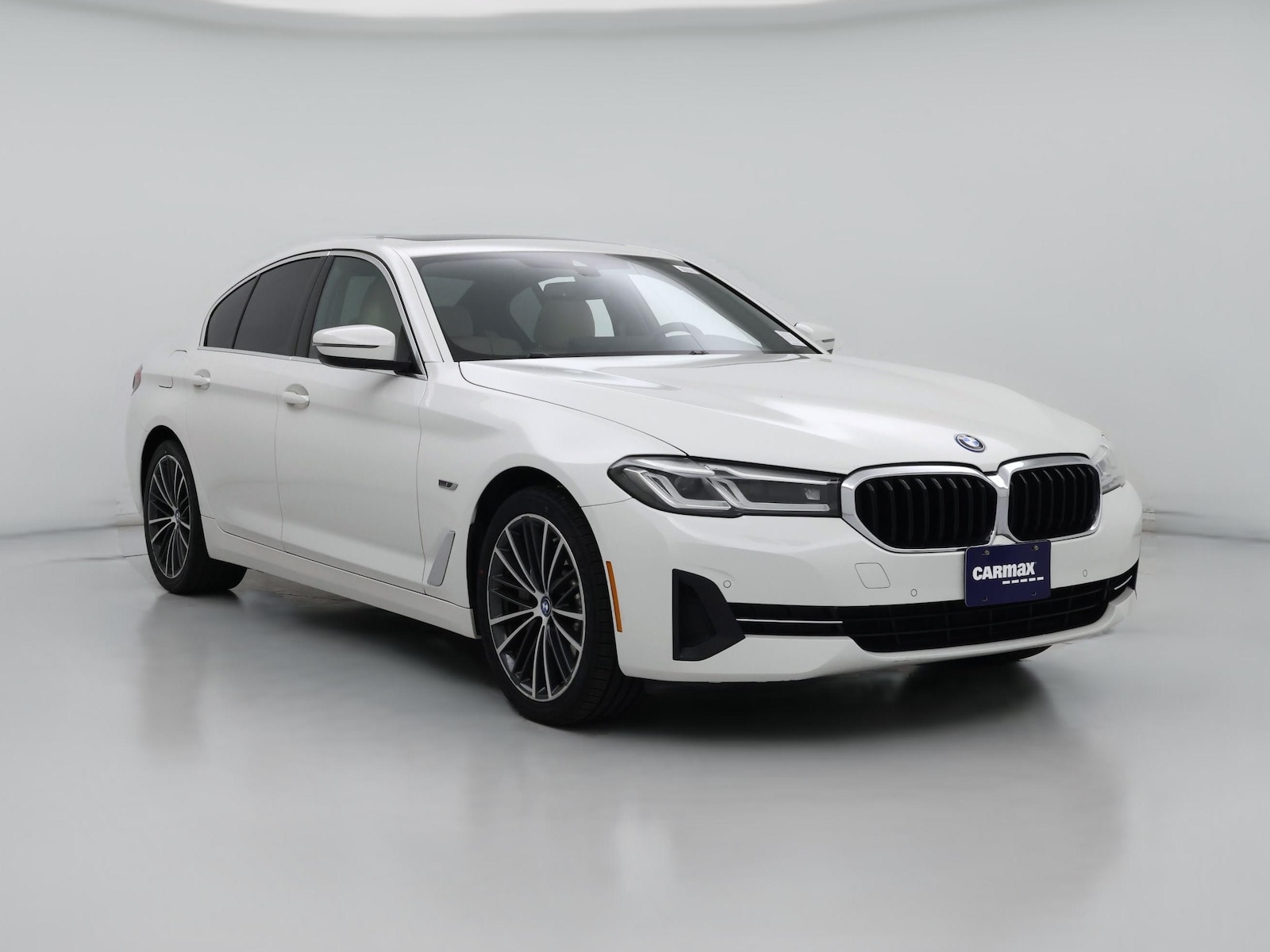2022 BMW 5 Series 530e - Photo 1