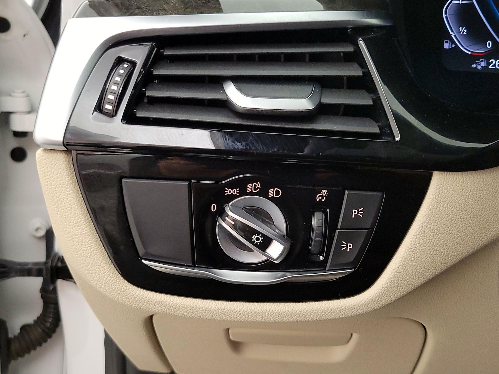 2022 BMW 5 Series 530e - Photo 14
