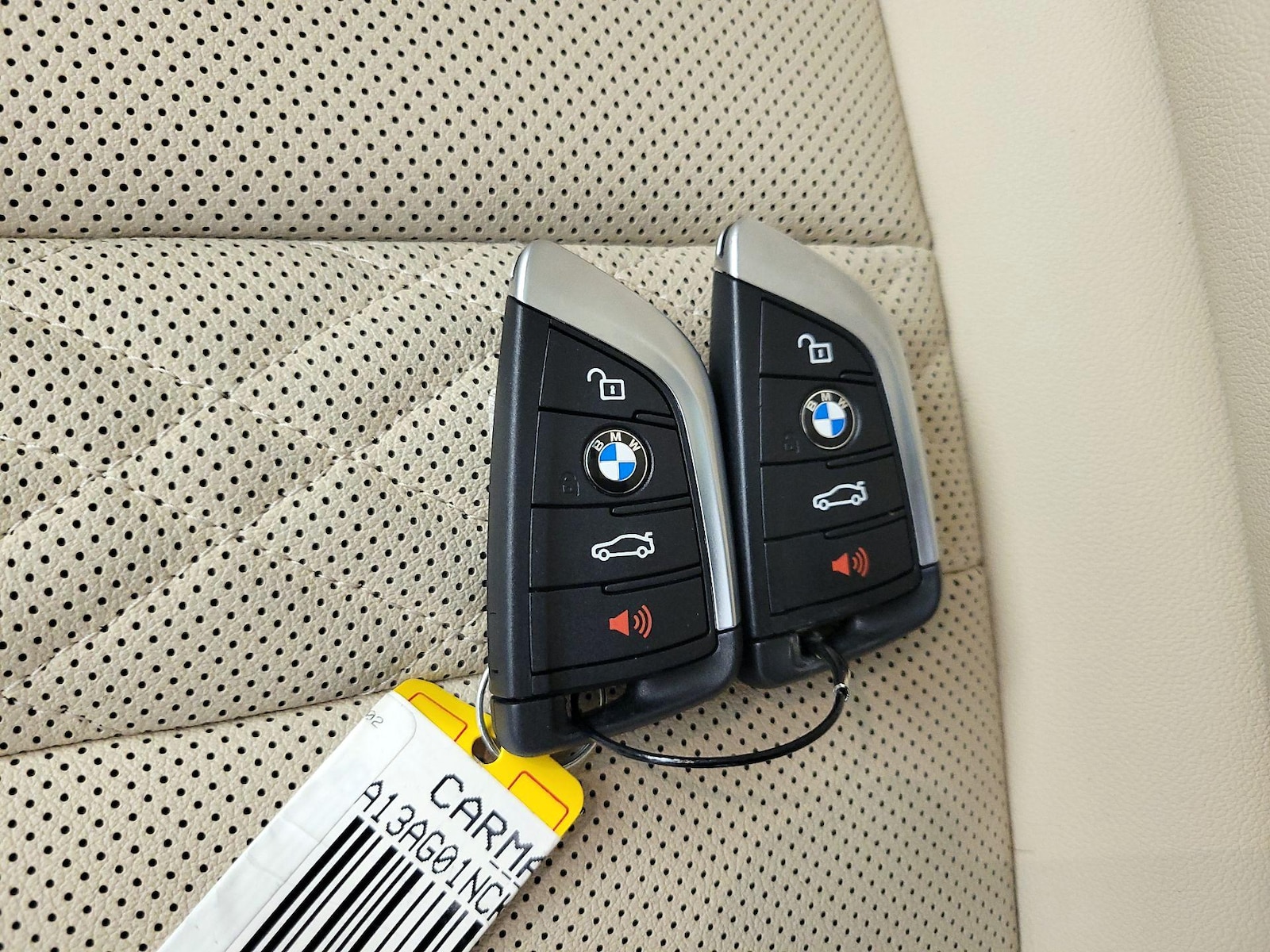 2022 BMW 5 Series 530e - Photo 24