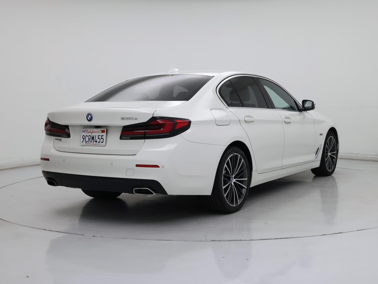 2022 BMW 5 Series 530e - Photo 9