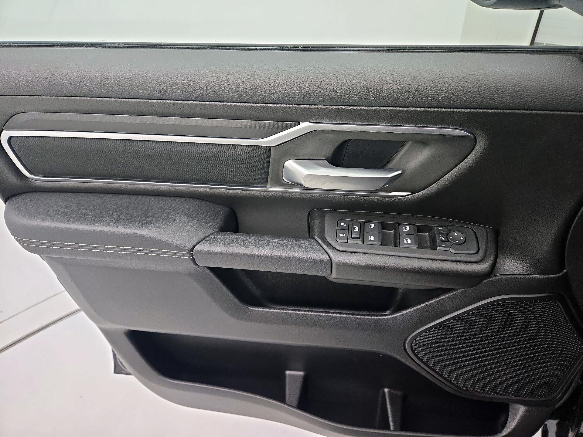 Thumbnail: 2025 RAM 1500 - 10