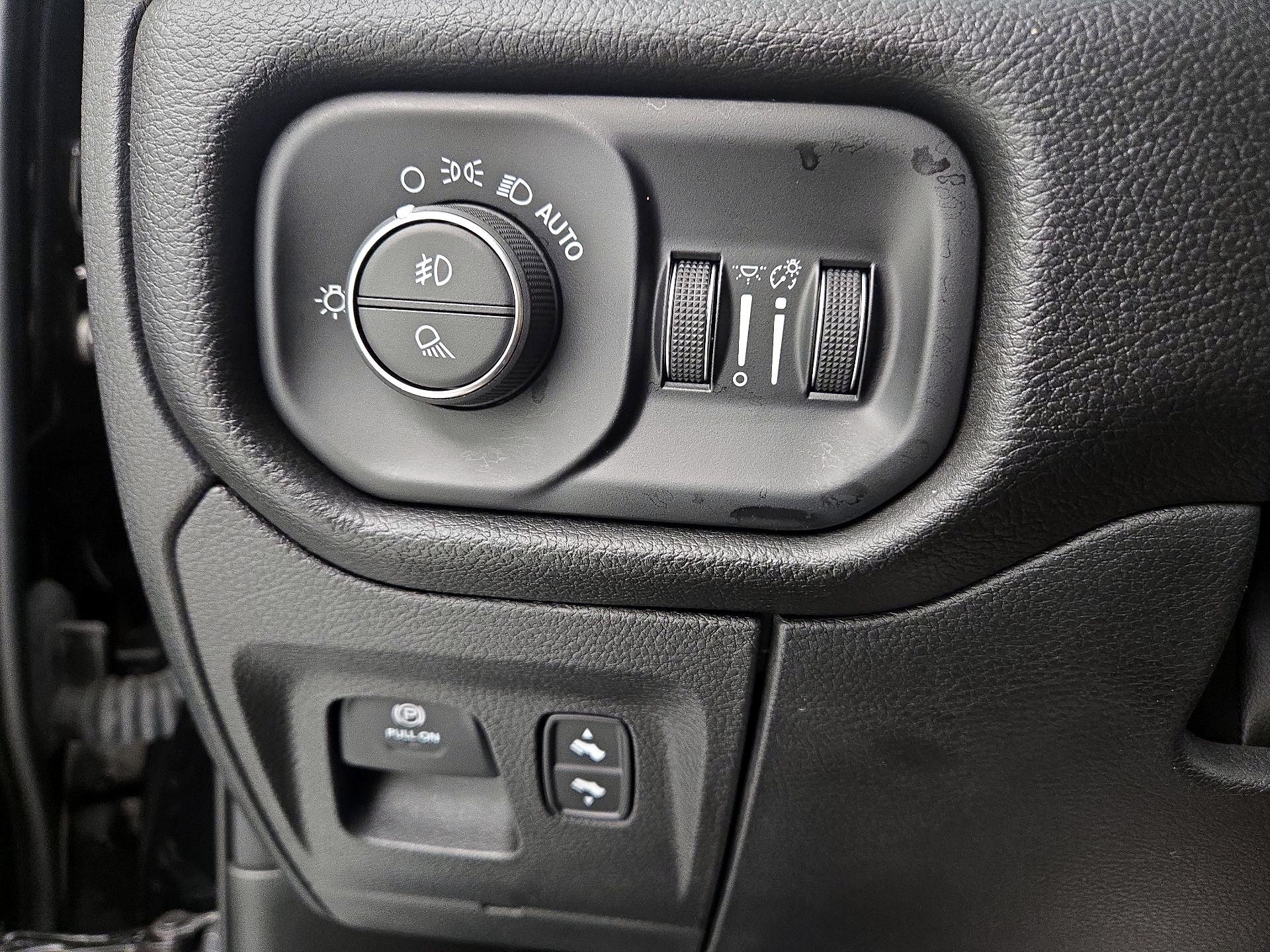 Thumbnail: 2025 RAM 1500 - 11
