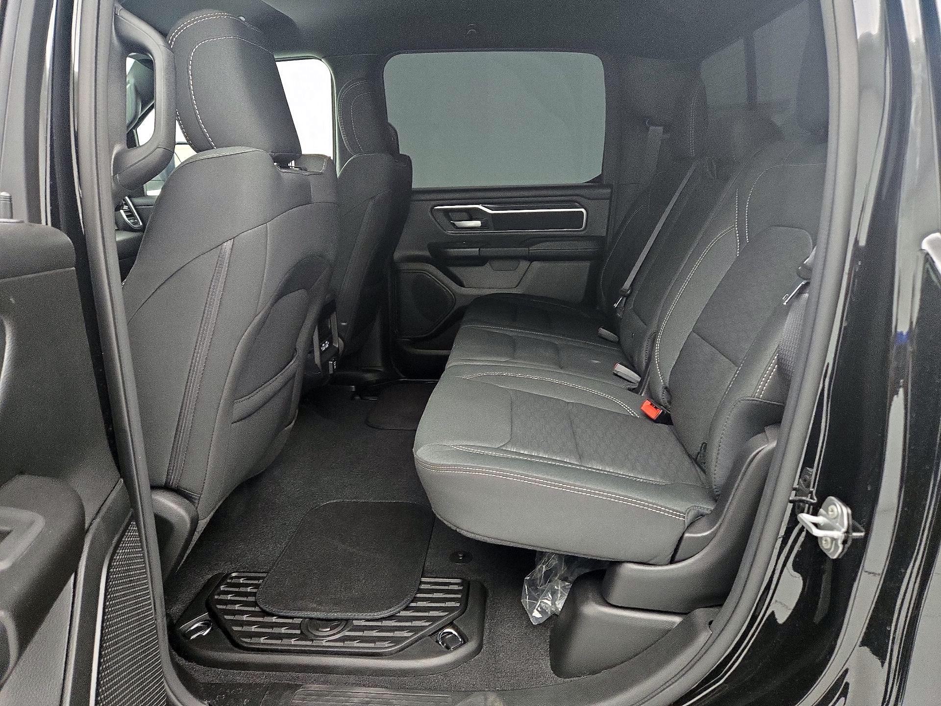 Thumbnail: 2025 RAM 1500 - 18