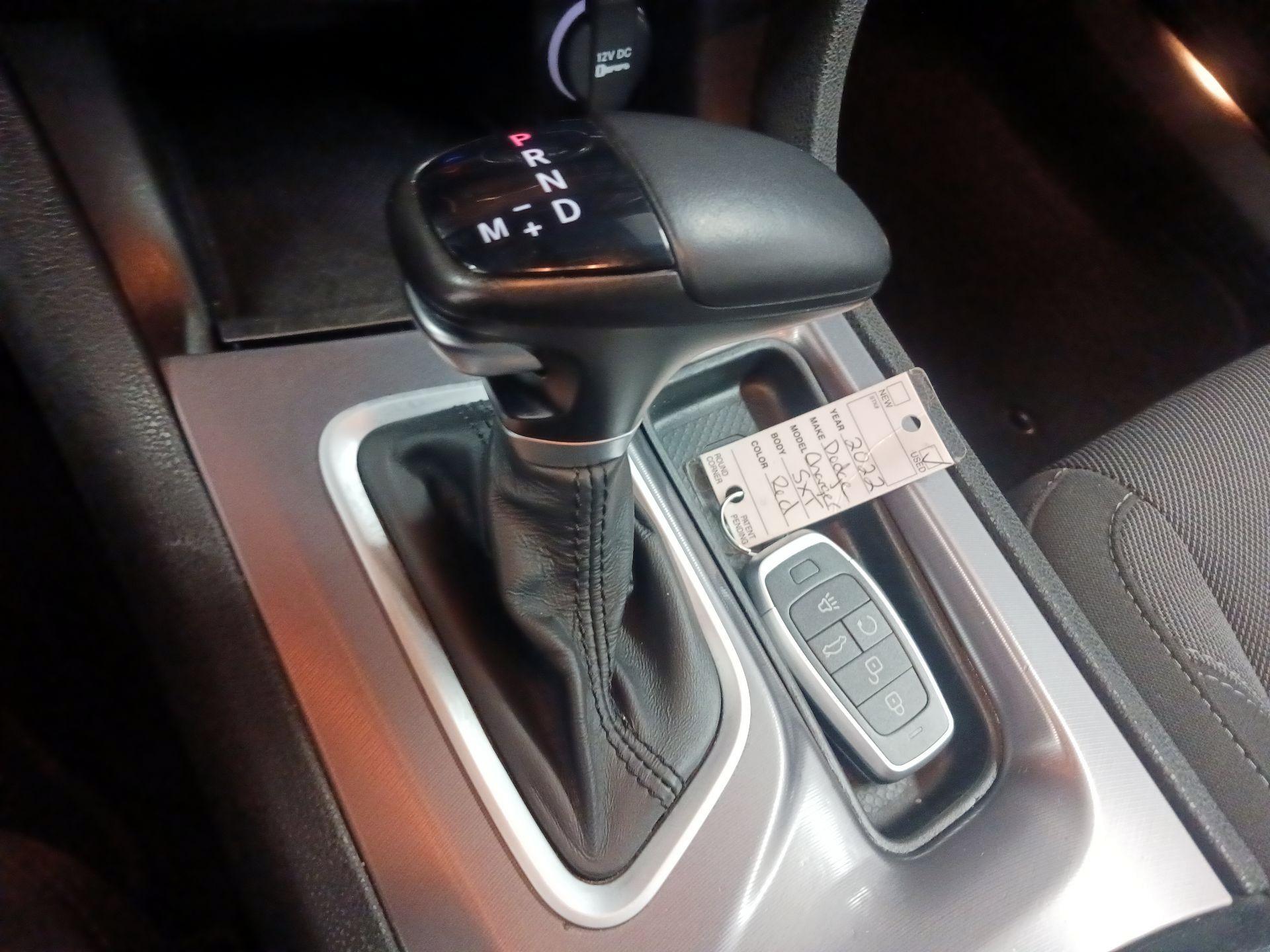 Thumbnail: 2022 Dodge Charger - 15