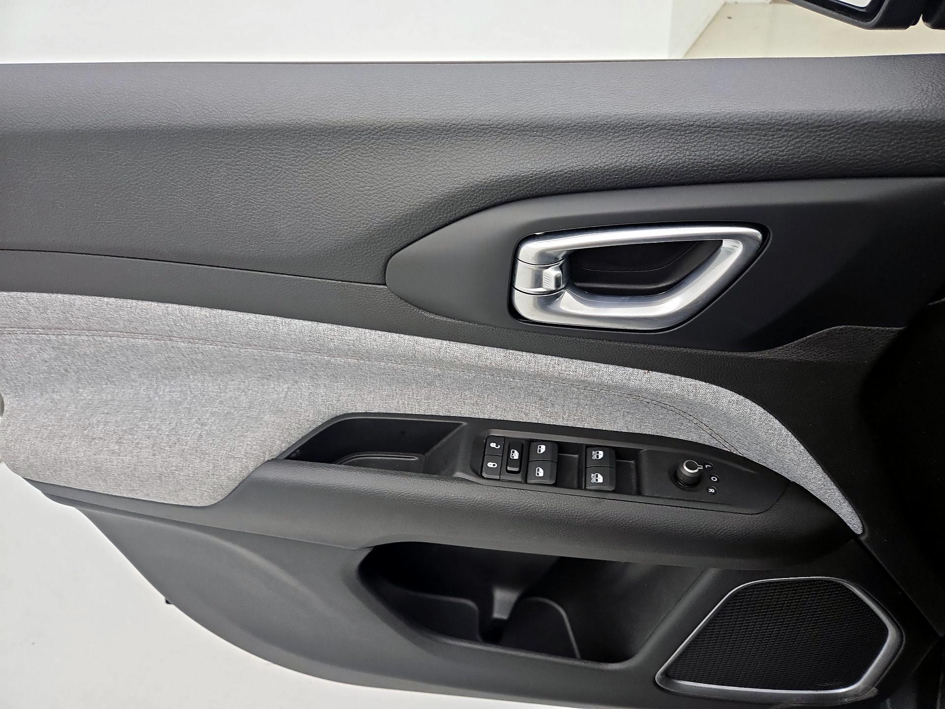 Thumbnail: 2022 Jeep Compass - 10