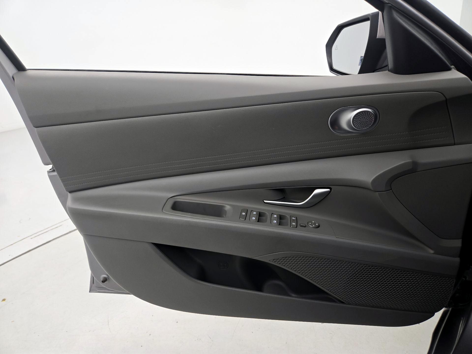Thumbnail: 2025 Hyundai Elantra - 12