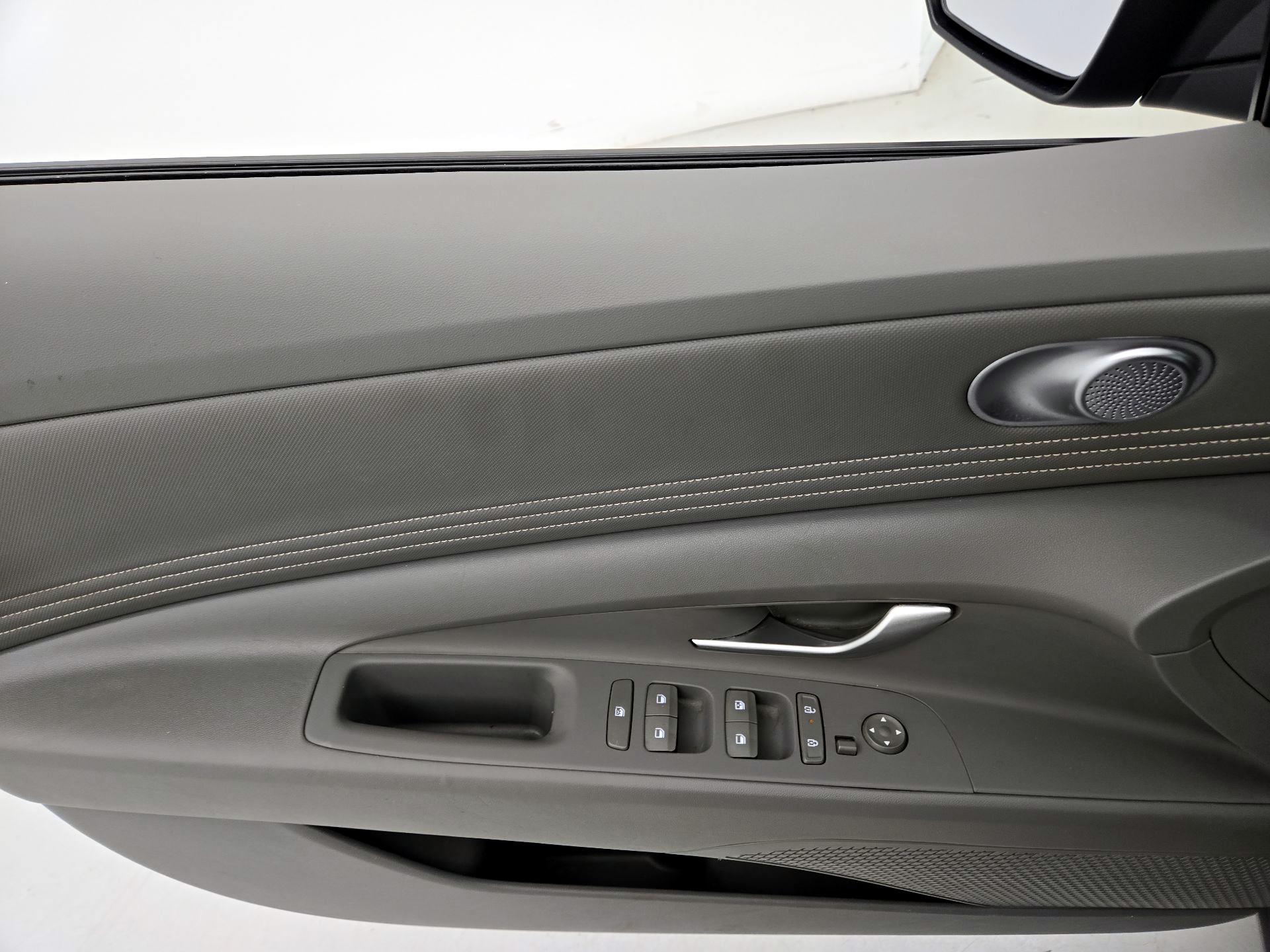 Thumbnail: 2024 Hyundai Elantra - 10
