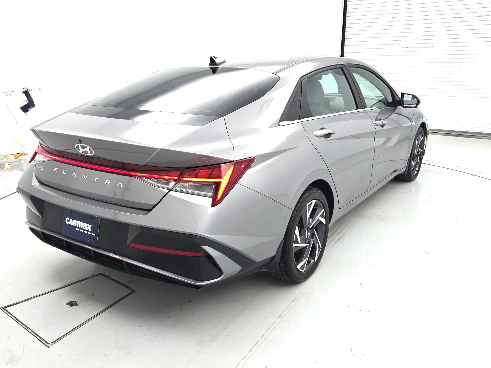 Thumbnail: 2024 Hyundai Elantra - 5