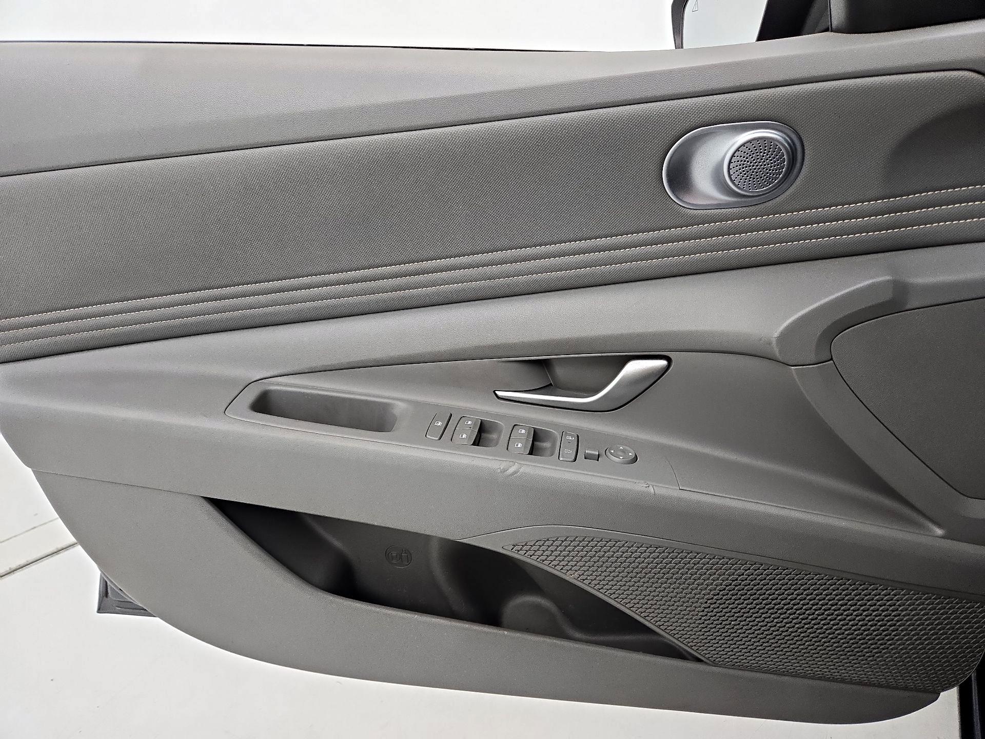 Thumbnail: 2025 Hyundai Elantra - 10