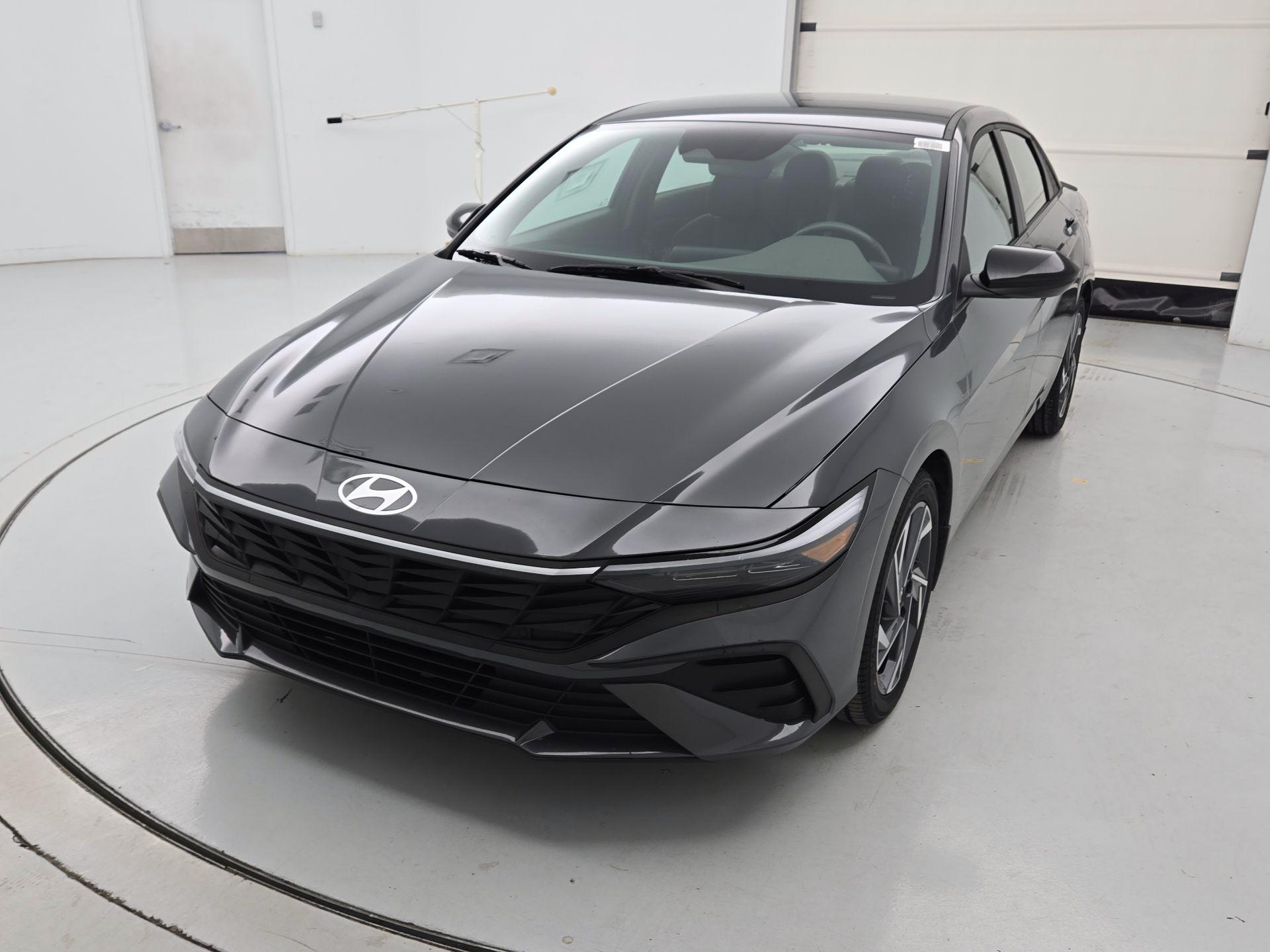 Thumbnail: 2025 Hyundai Elantra - 3
