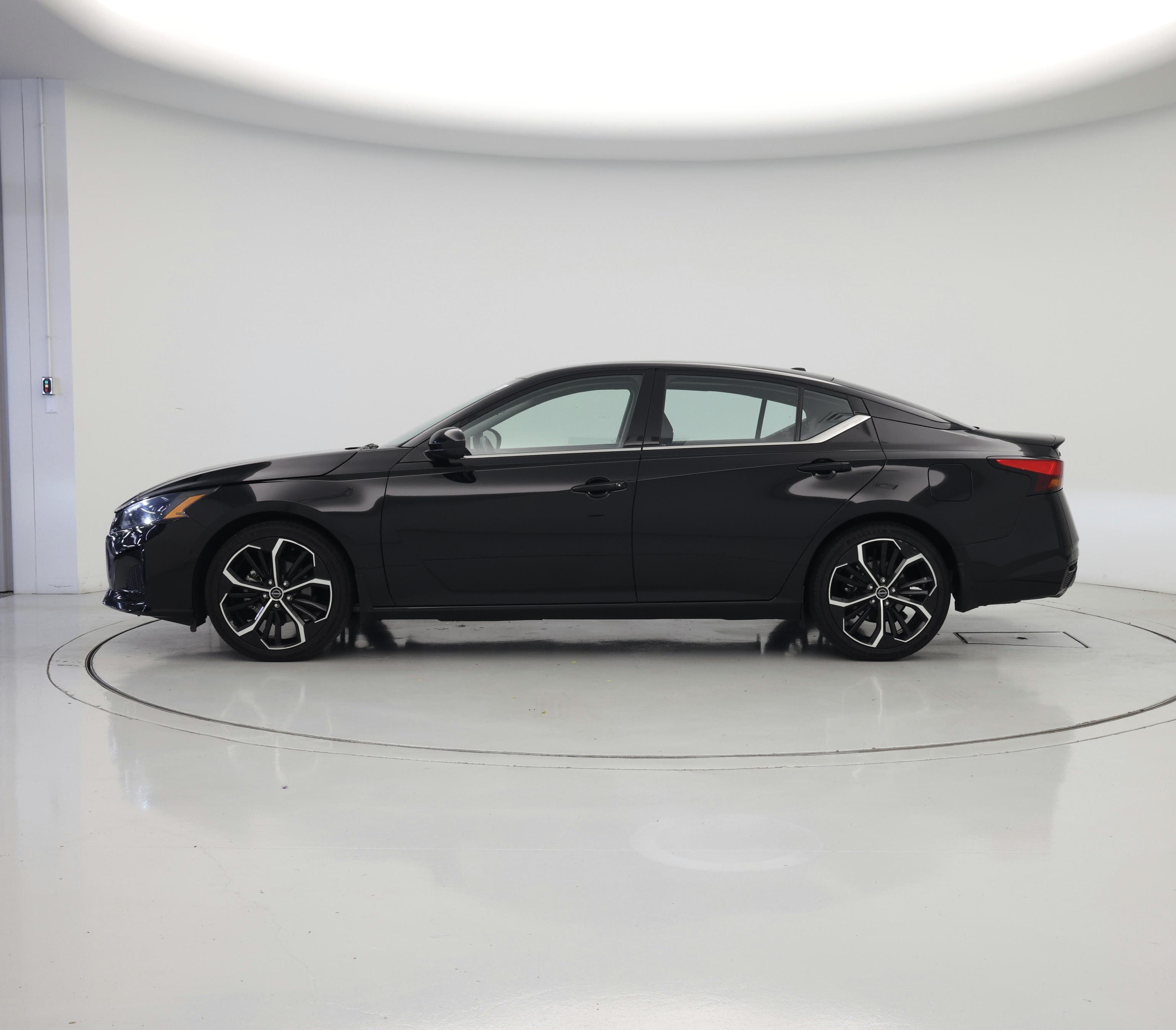 Thumbnail: 2023 Nissan Altima - 3