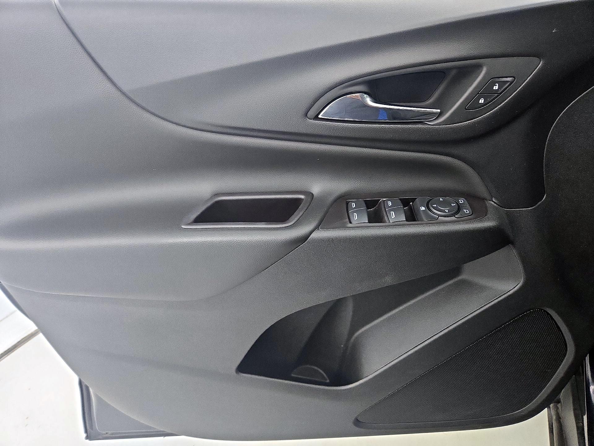Thumbnail: 2021 Chevrolet Equinox - 10
