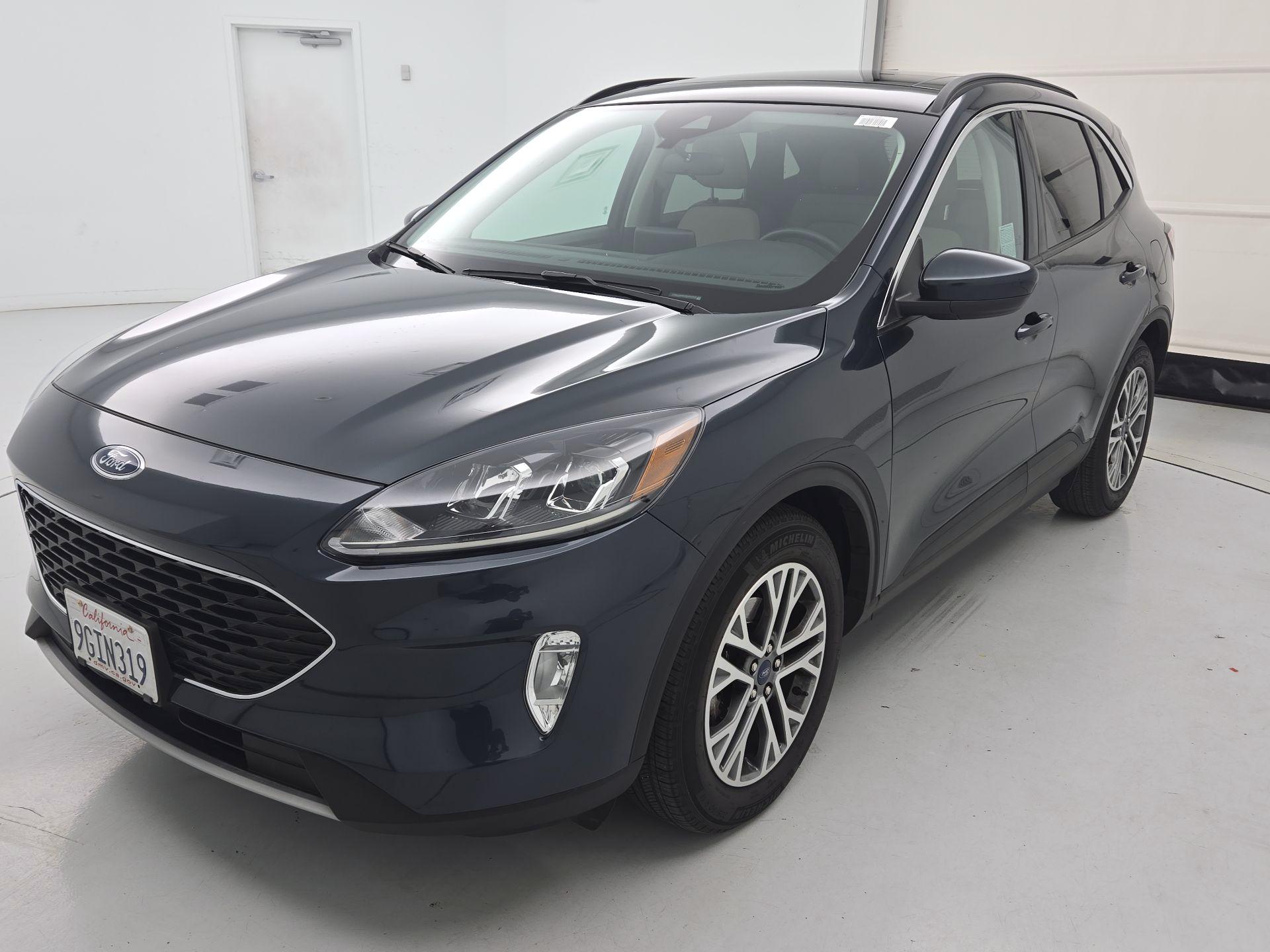 Thumbnail: 2022 Ford Escape - 3