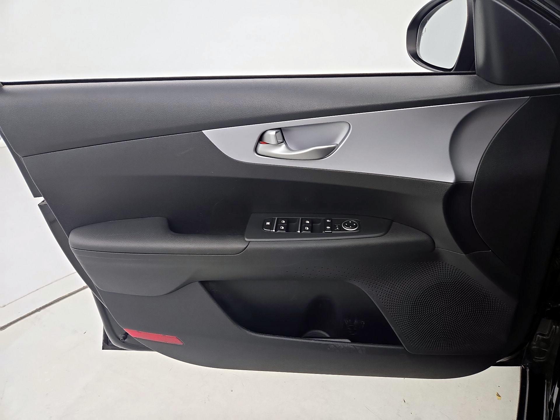Thumbnail: 2024 Kia Forte - 12