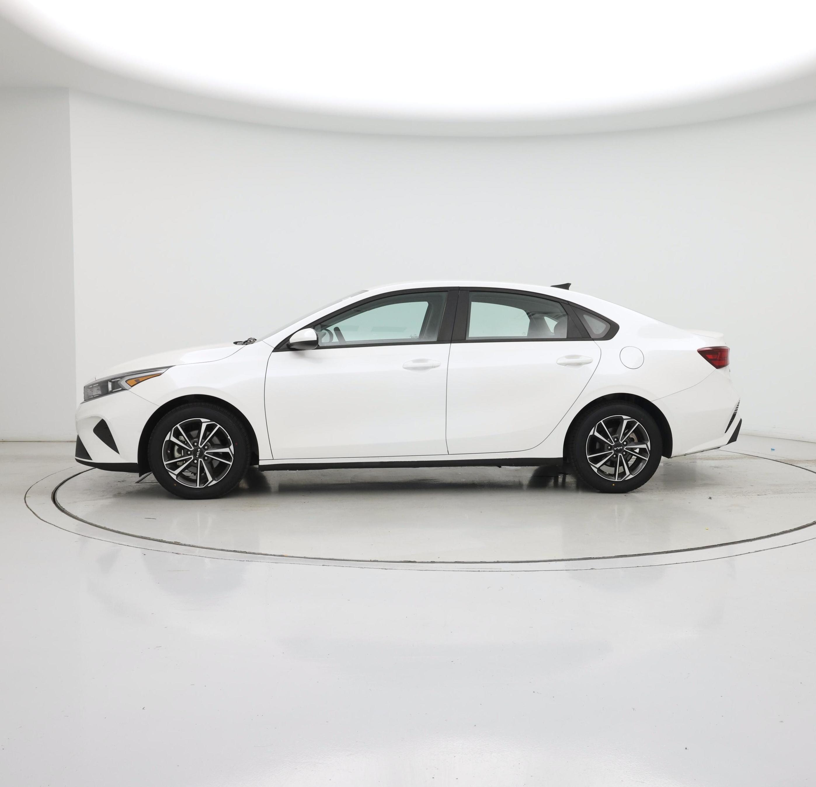 Thumbnail: 2023 Kia Forte - 3