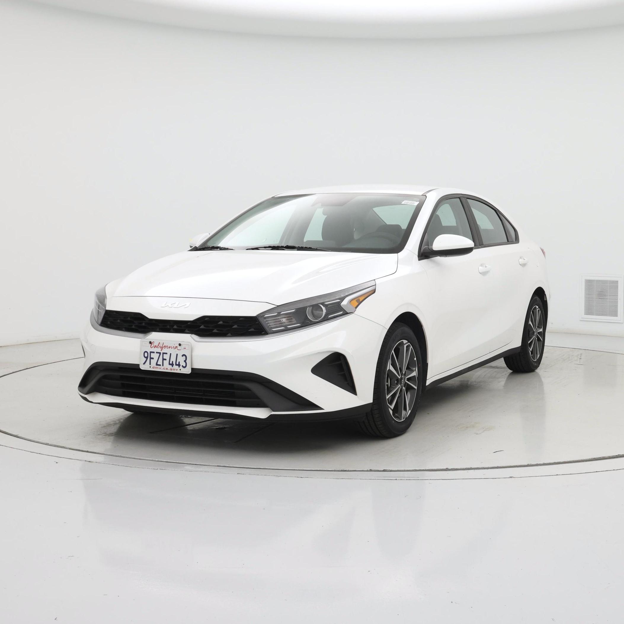 Thumbnail: 2023 Kia Forte - 4