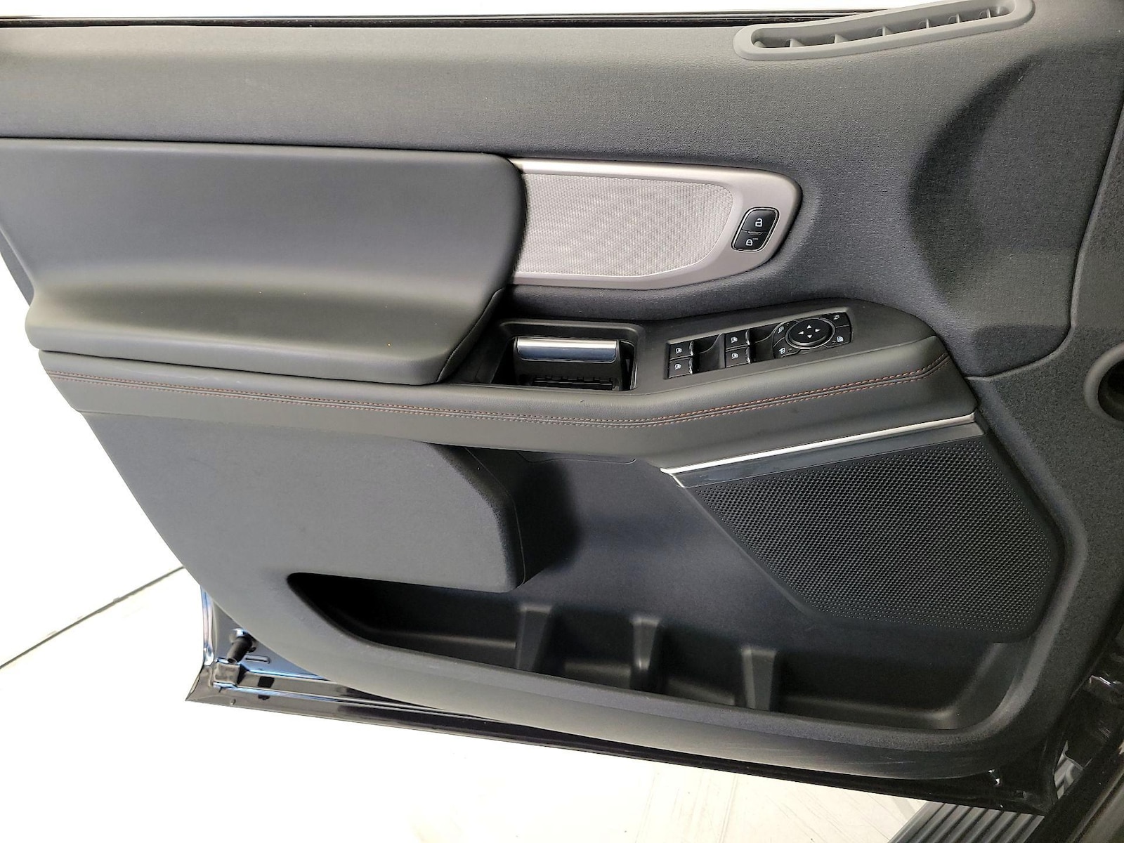 2025 Ford Expedition Active - Photo 13