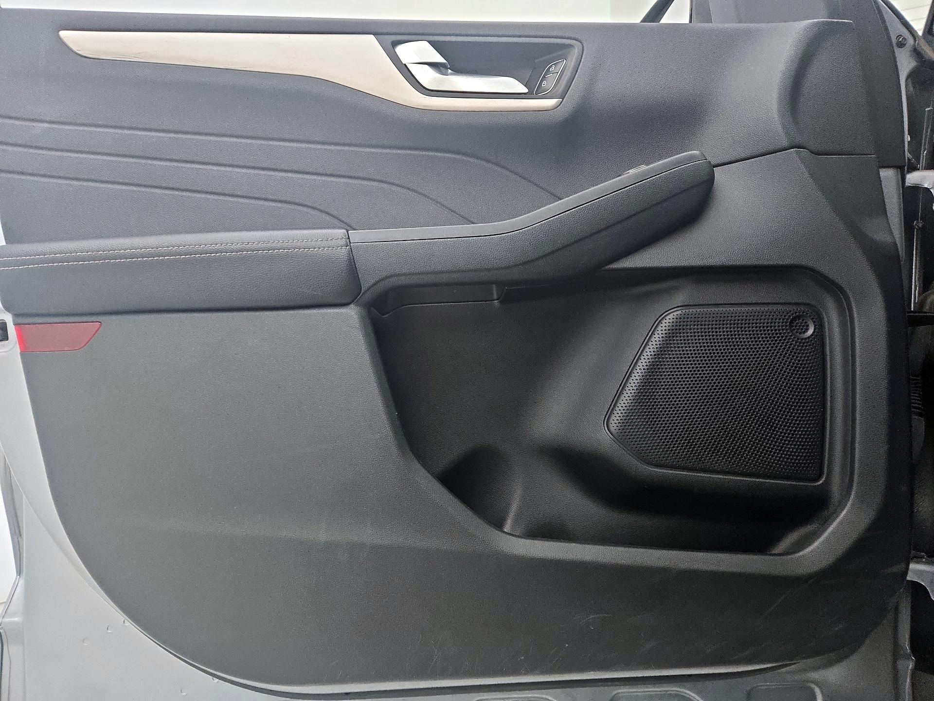 Thumbnail: 2021 Ford Escape - 10