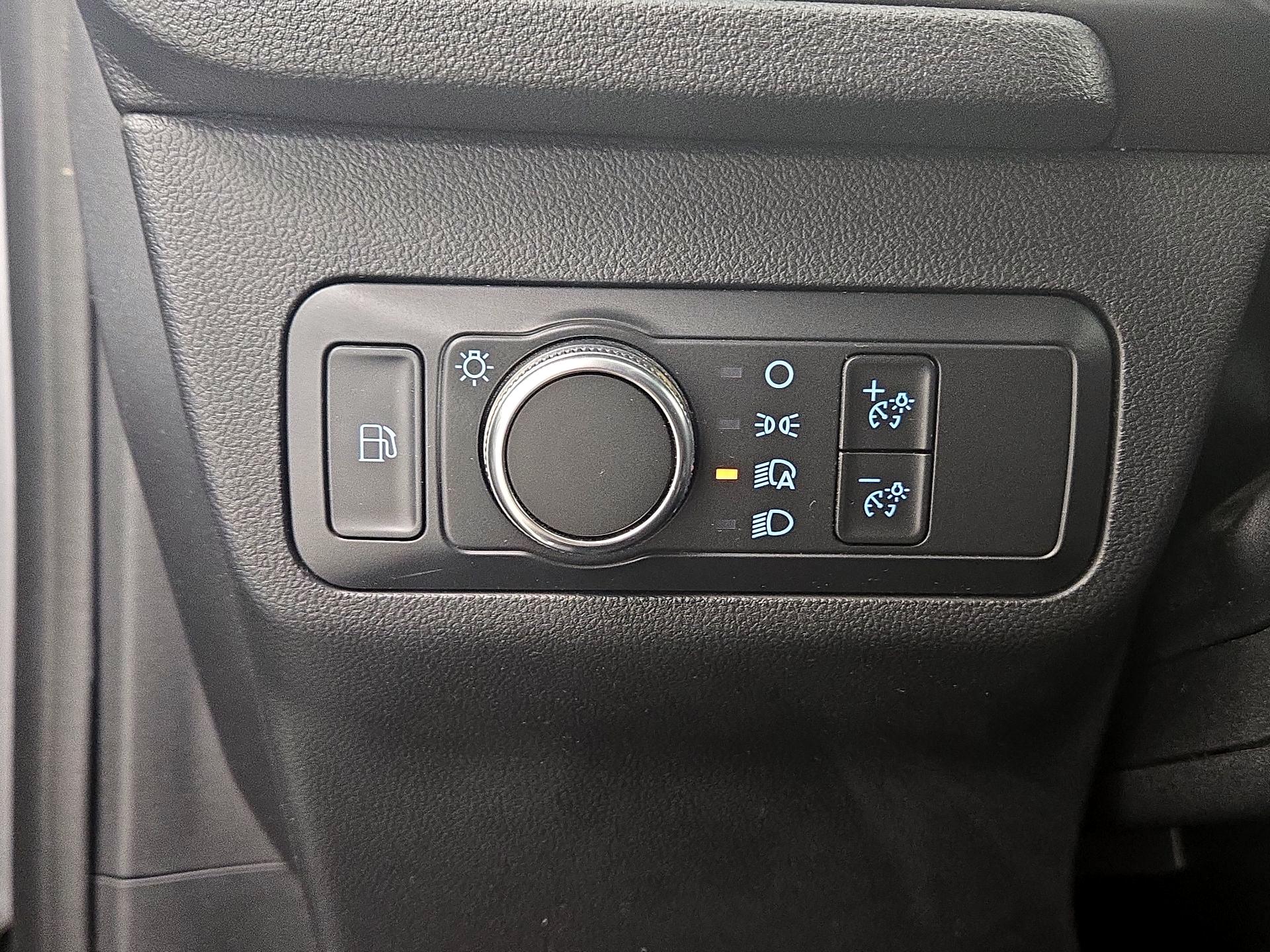 Thumbnail: 2021 Ford Escape - 11