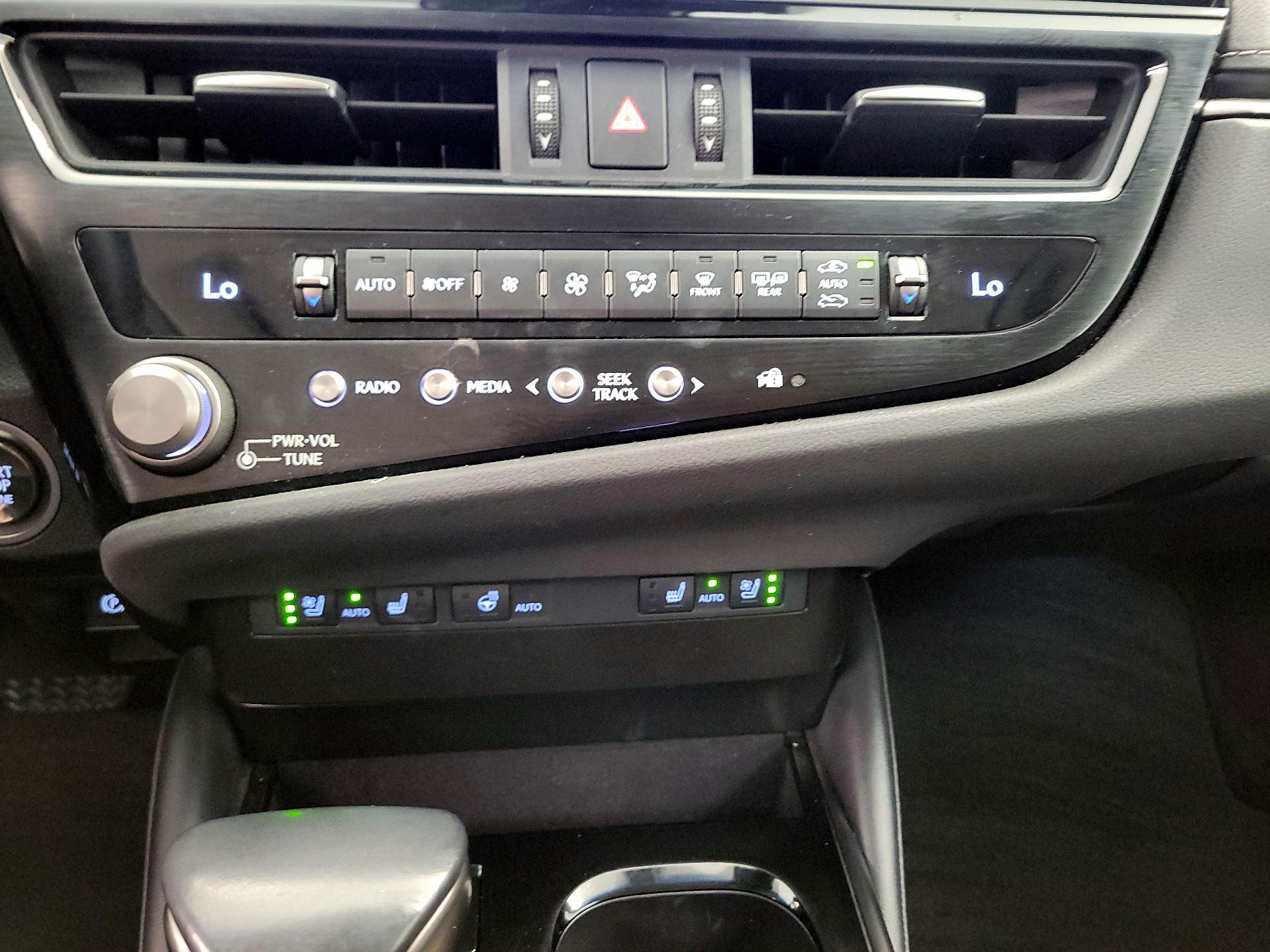 Thumbnail: 2023 Lexus ES - 15