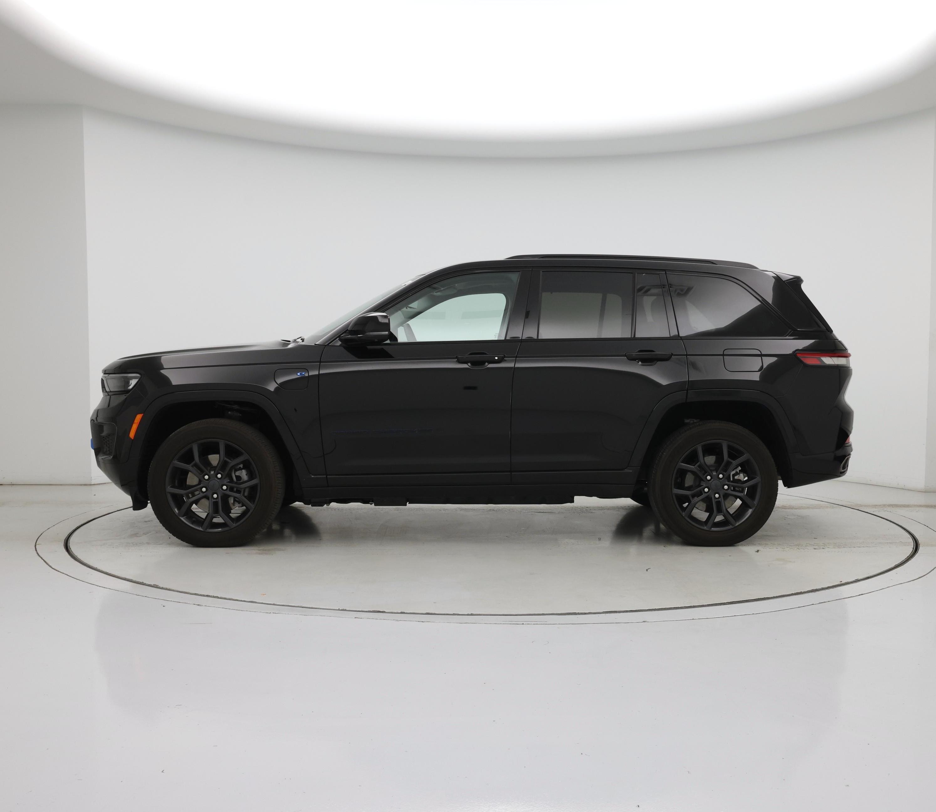 Thumbnail: 2023 Jeep Grand Cherokee - 3