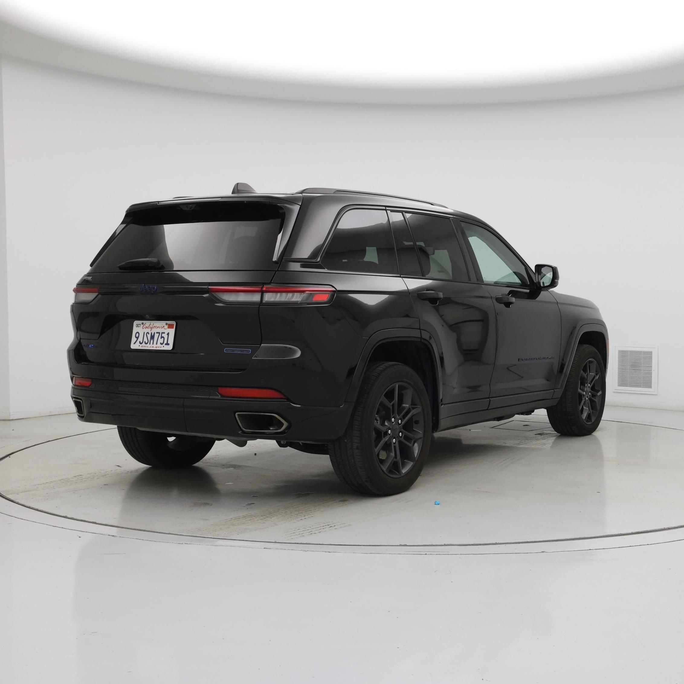 Thumbnail: 2023 Jeep Grand Cherokee - 8