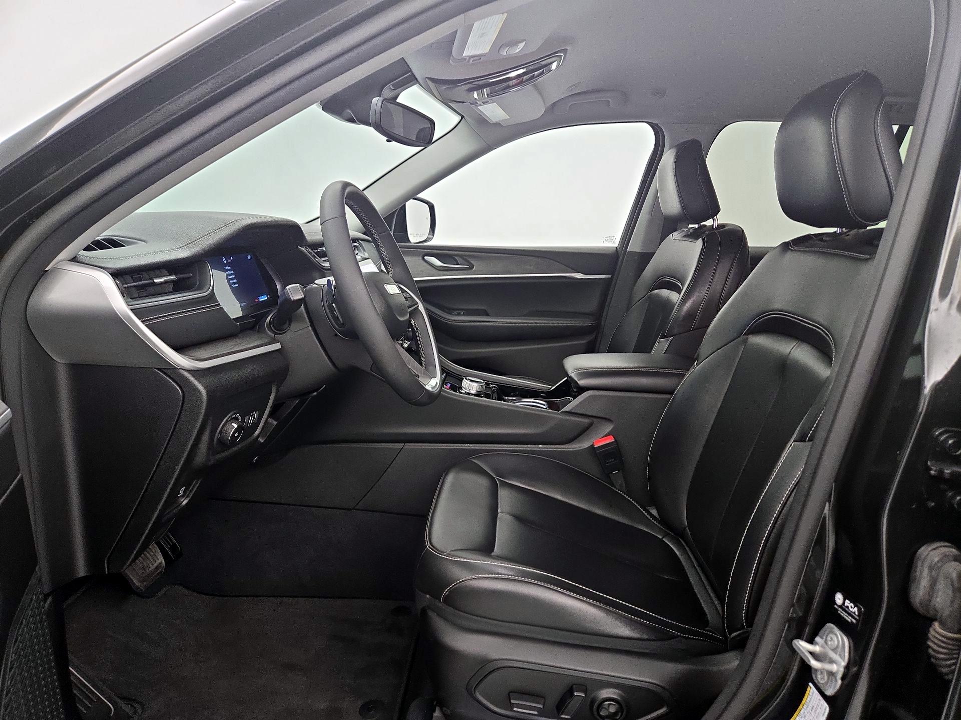 Thumbnail: 2023 Jeep Grand Cherokee - 11
