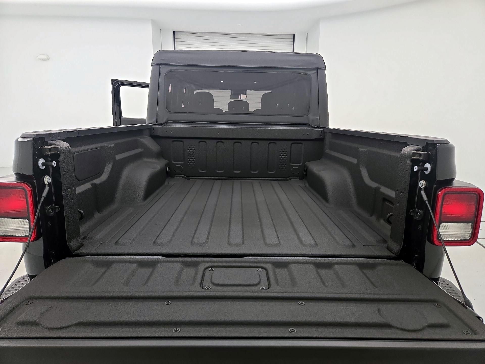 Thumbnail: 2025 Jeep Gladiator - 20