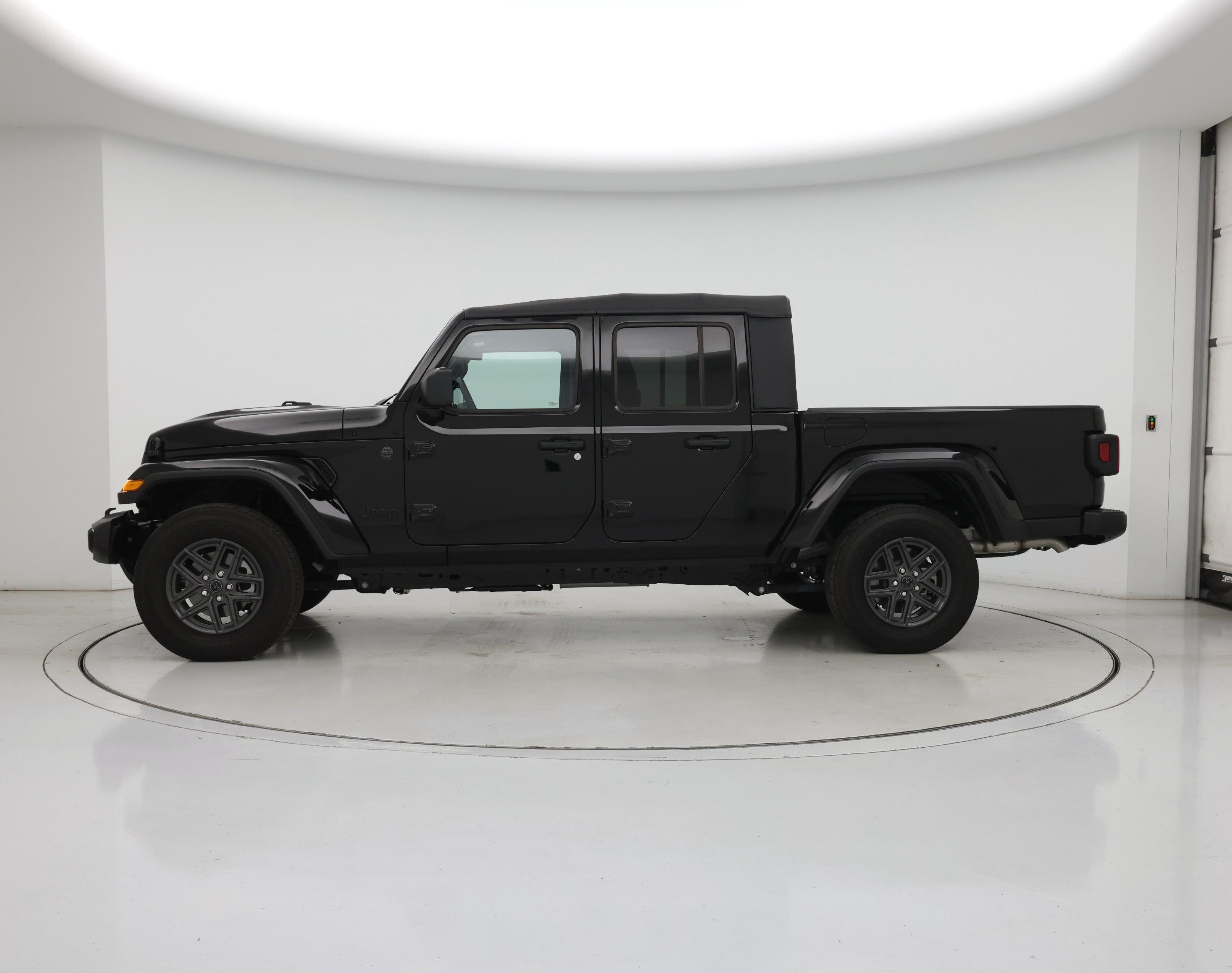 Thumbnail: 2025 Jeep Gladiator - 3