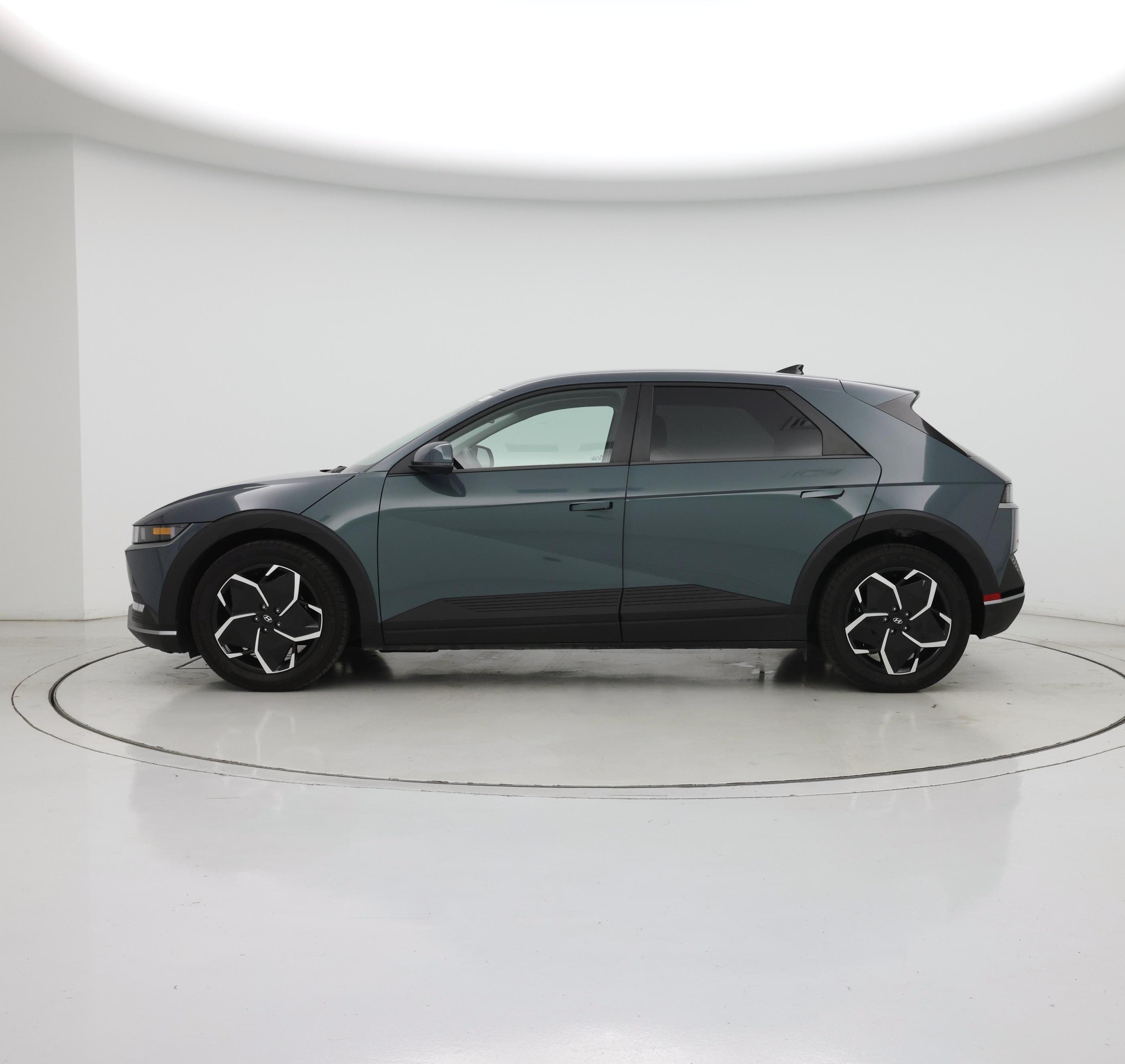 Thumbnail: 2024 Hyundai Ioniq 5 - 3