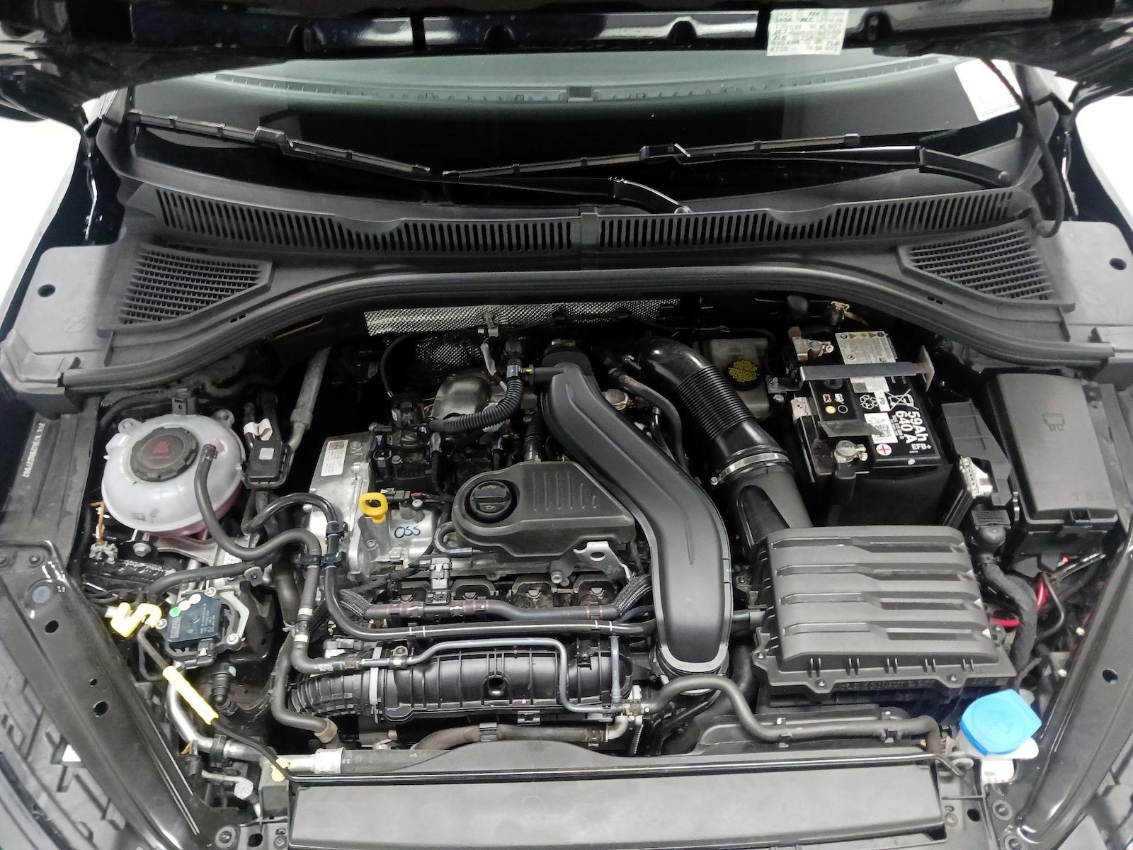 2025 Volkswagen Jetta SE - Photo 20
